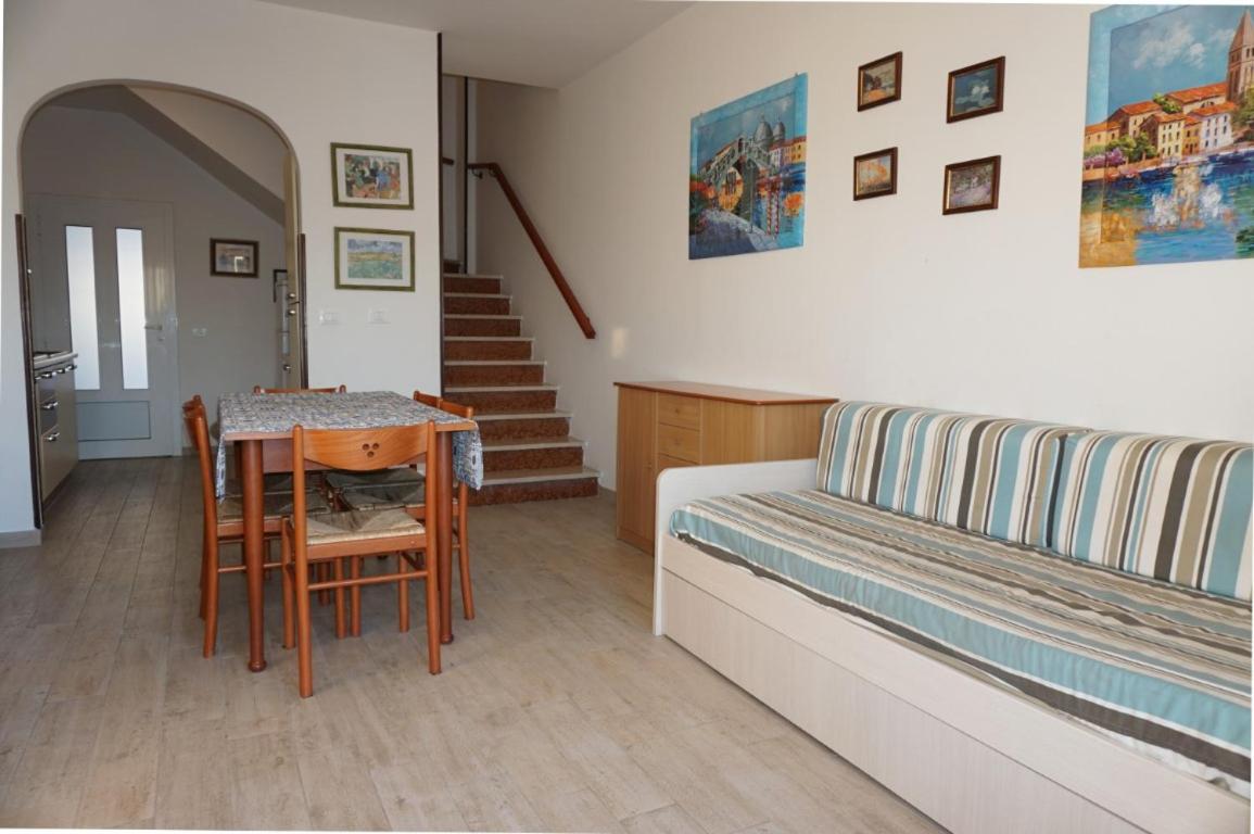 Villa photo 3