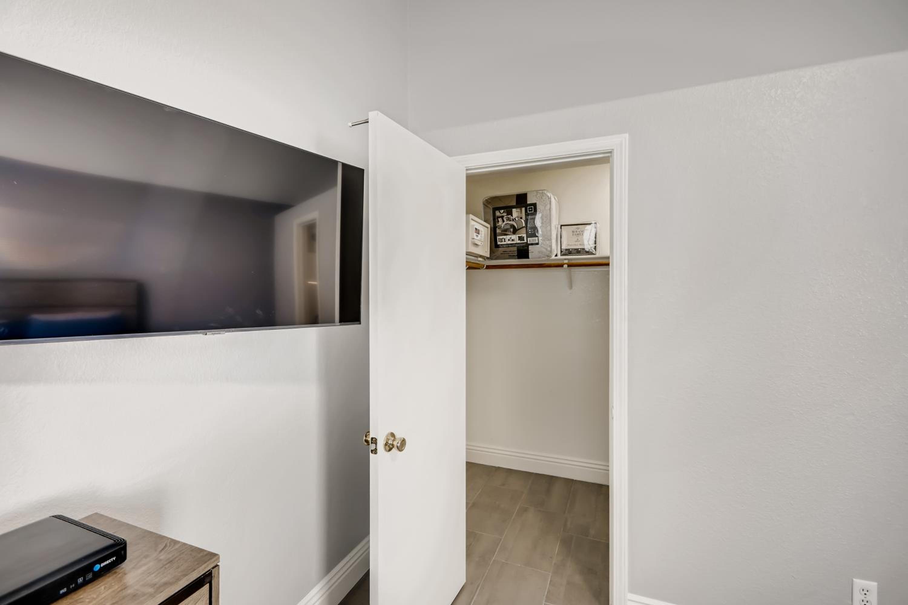 Three-Bedroom House - Photo 14