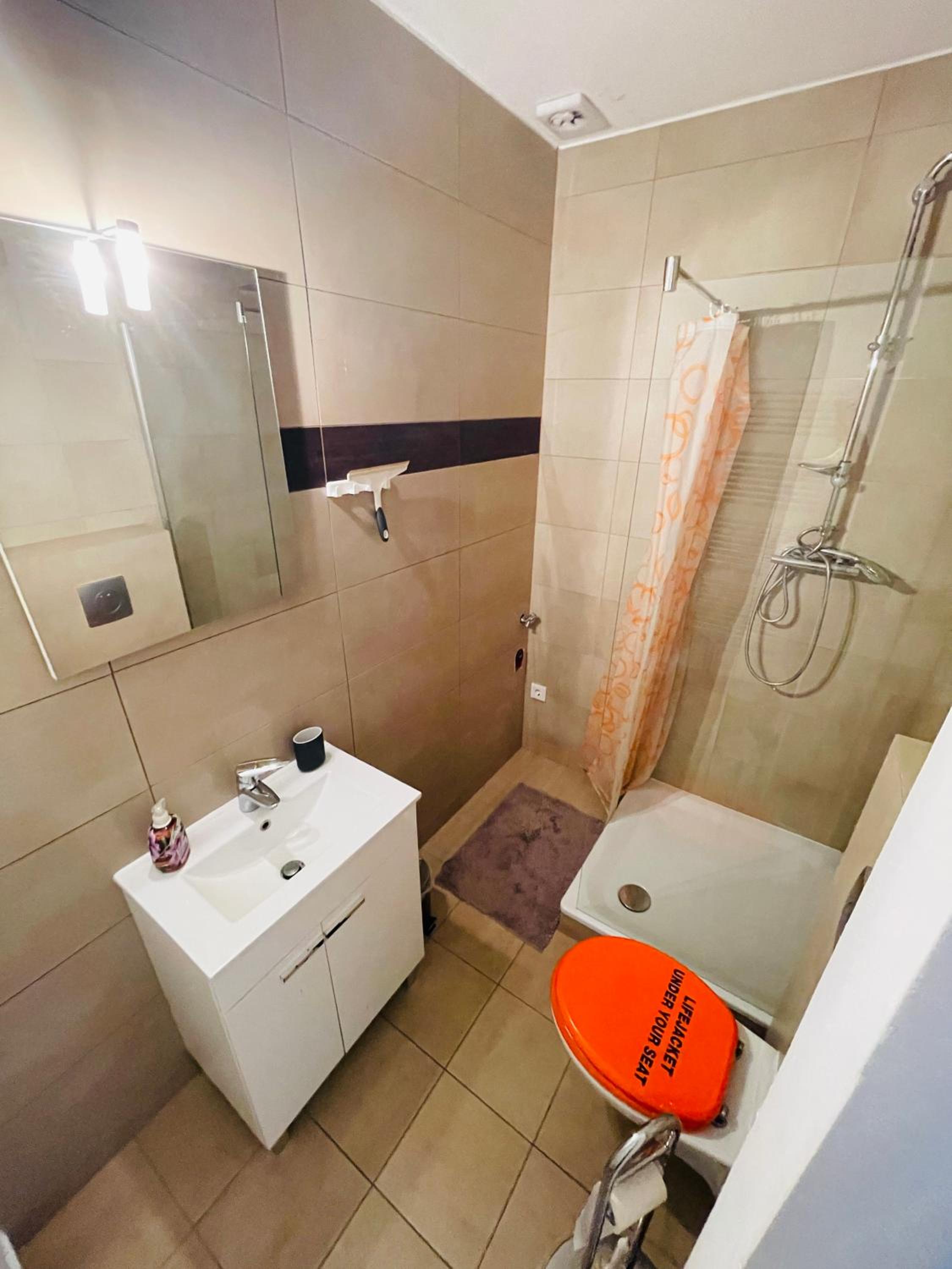 Apartment - Ground Floor photo 2