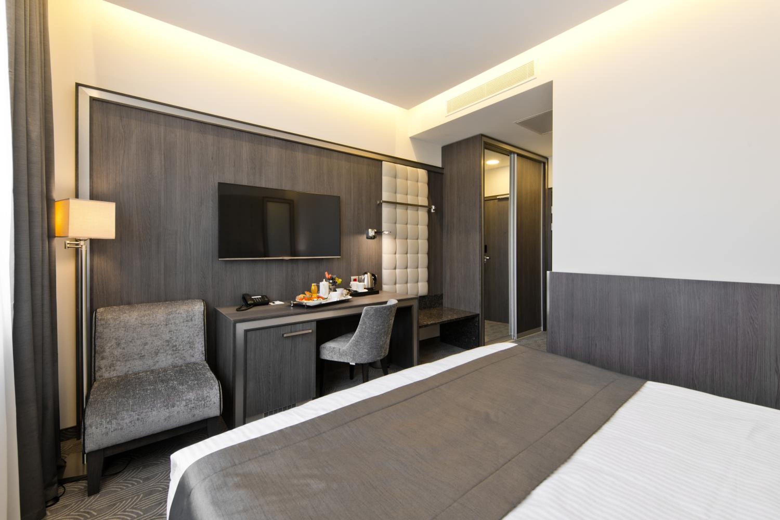 Standard Double or Twin Room photo 2