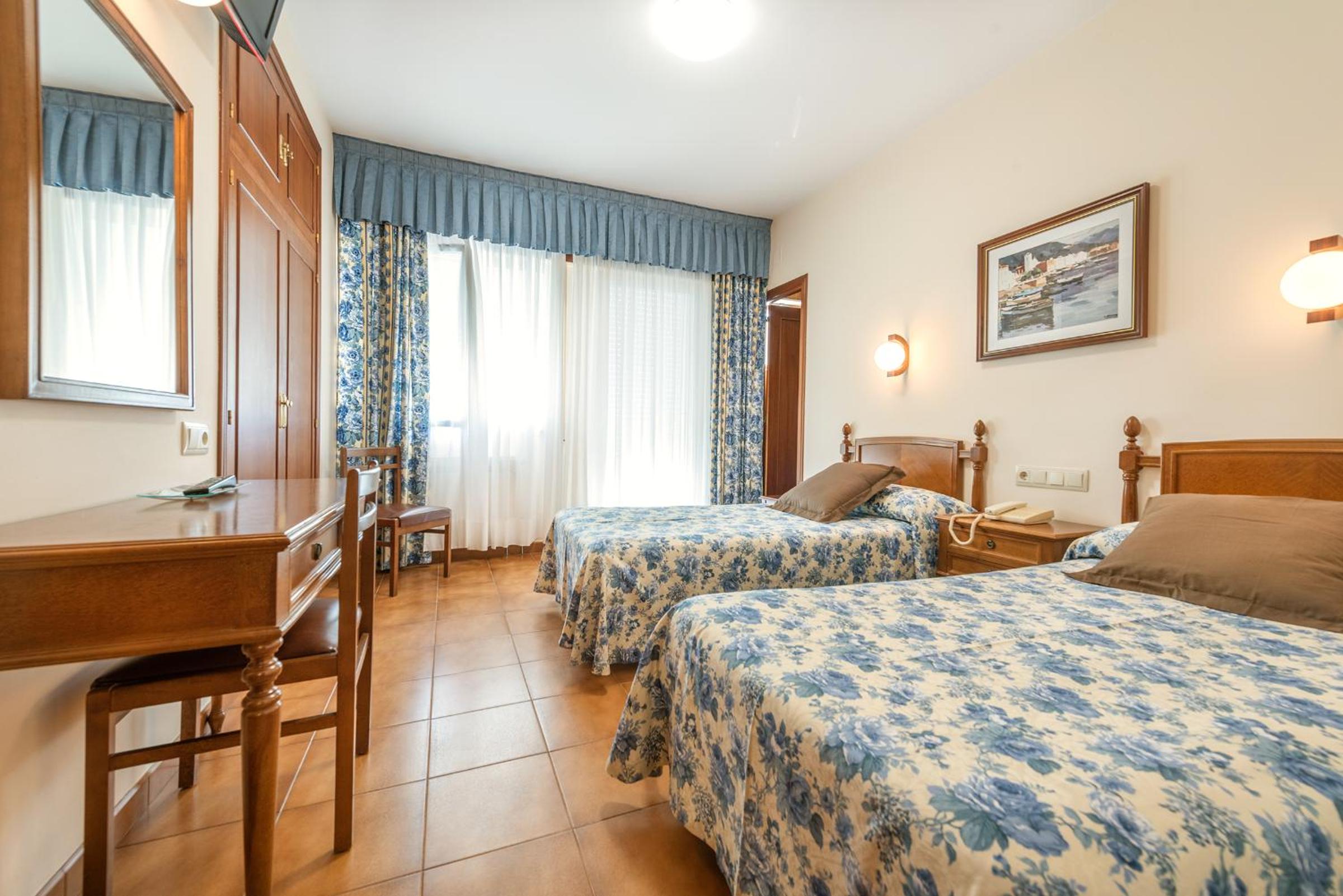 Habitación Doble con Balcón y Vista al Mar