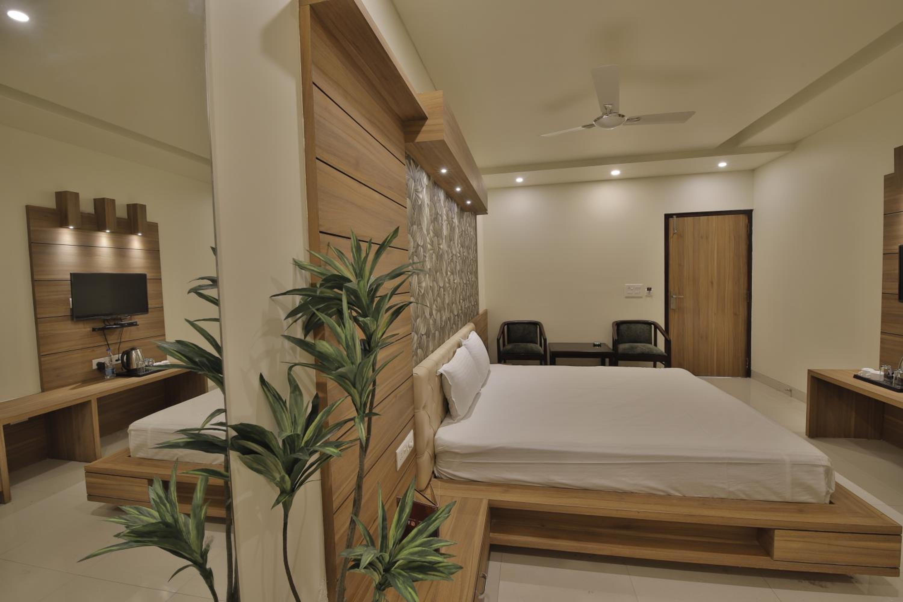 Deluxe Room - Photo 1