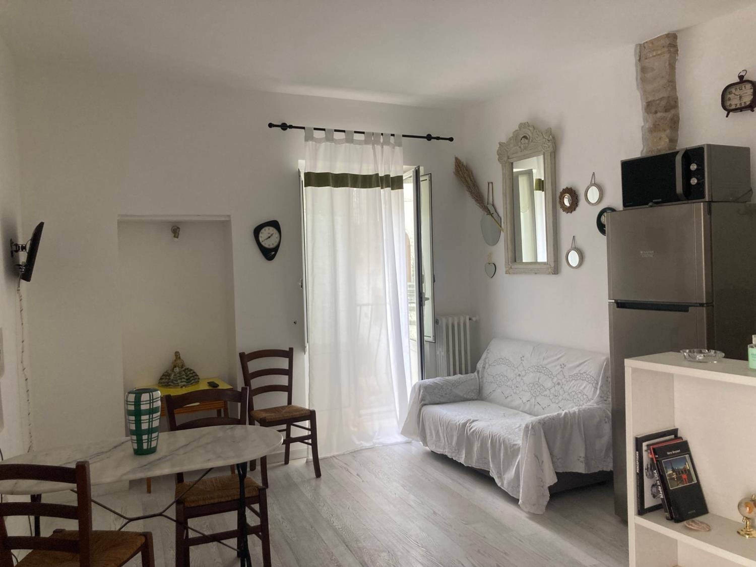 One-Bedroom House - Photo 1