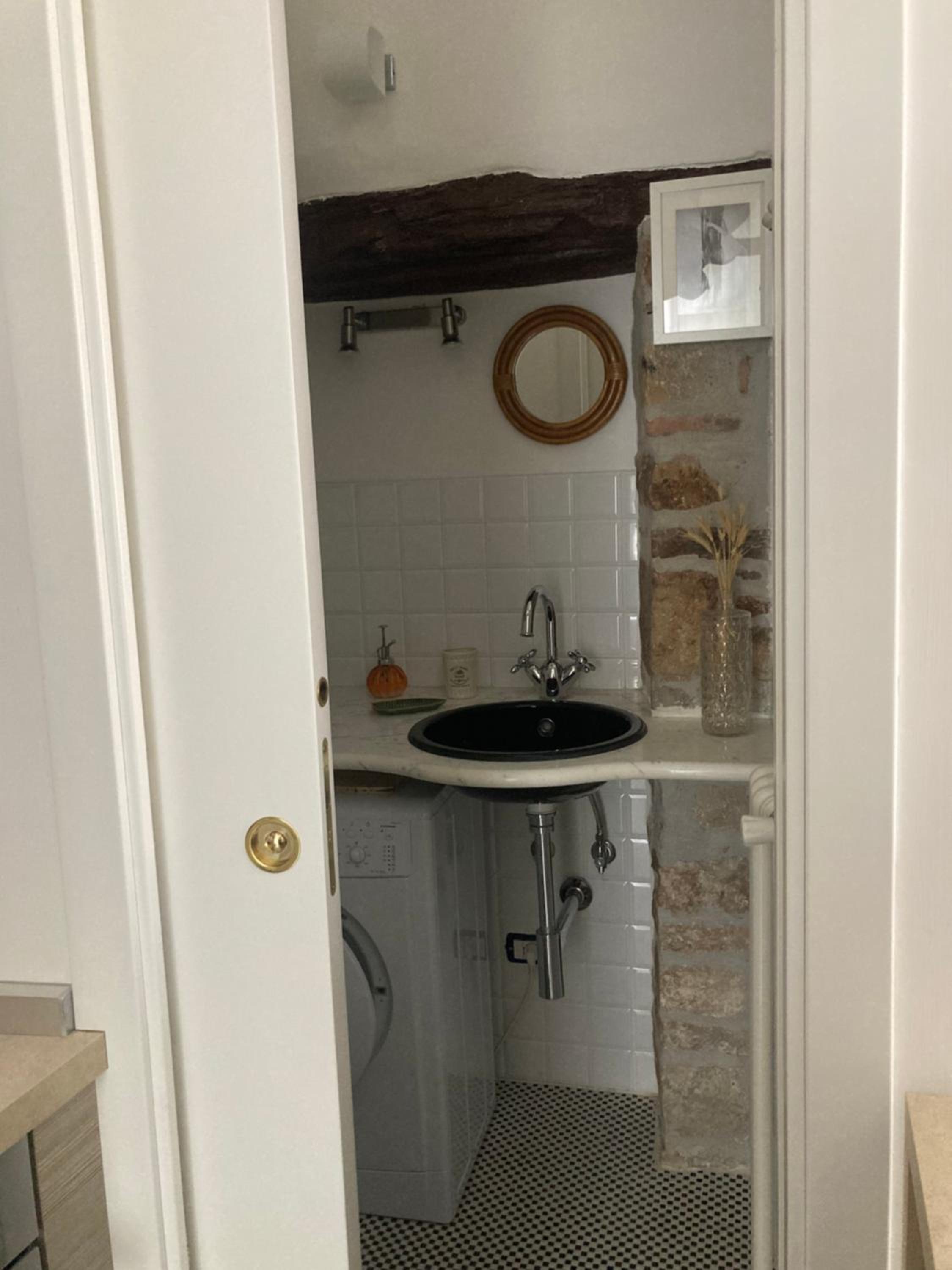 One-Bedroom House - Photo 4