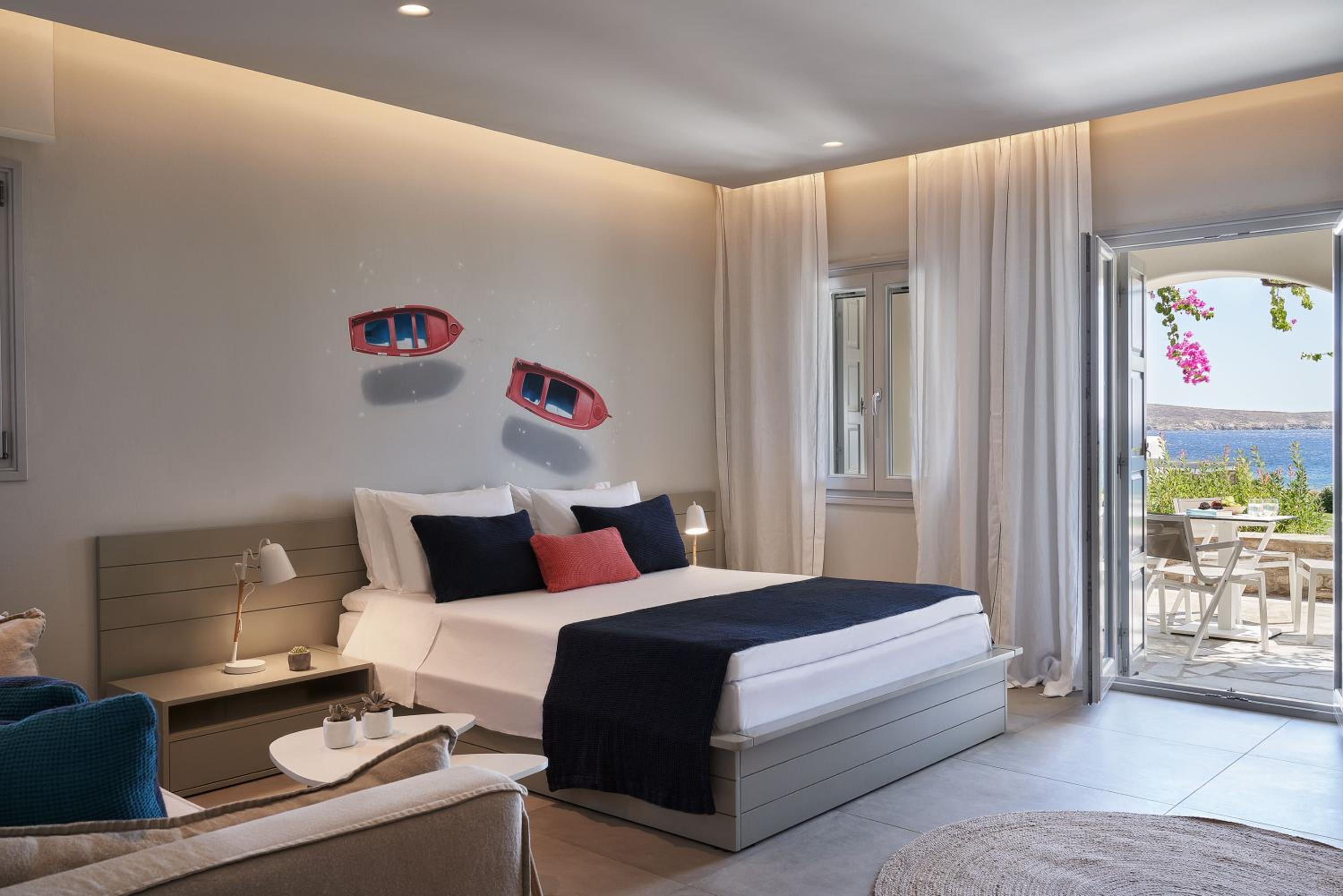 Superior Room with Sea View - Photo 13