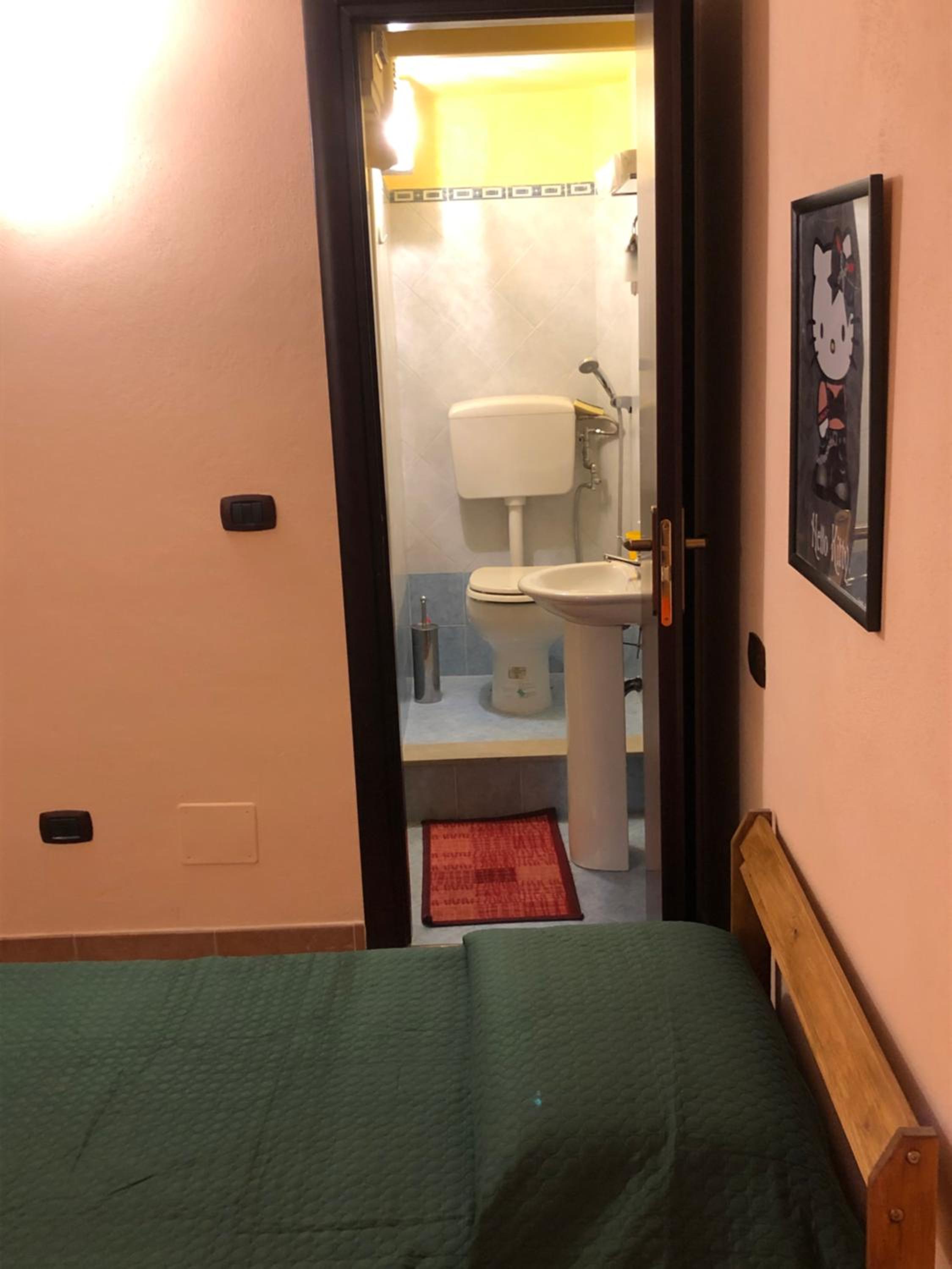 Two-Bedroom House - Photo 4