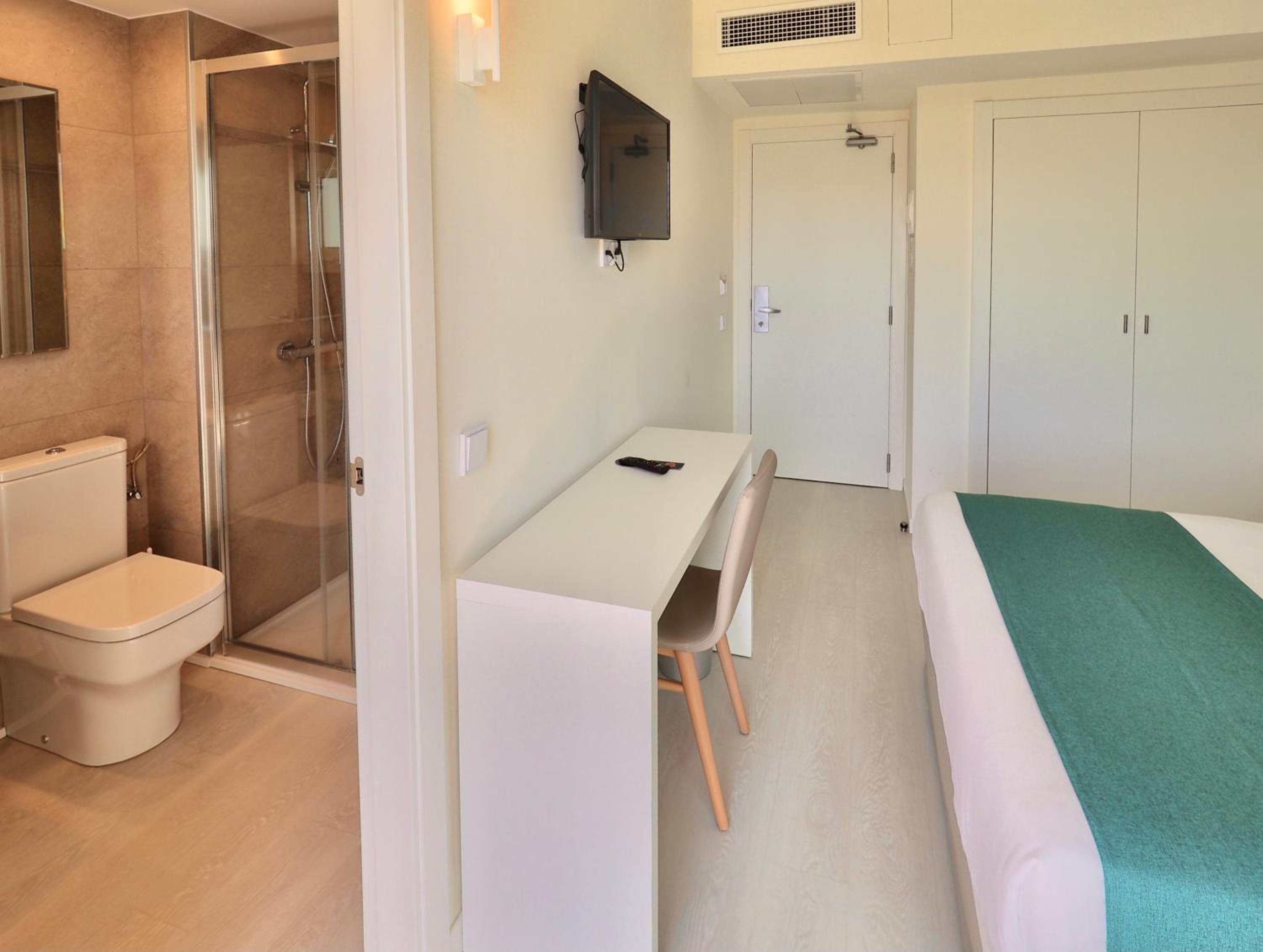 Twin Room with Sea View - Photo 1
