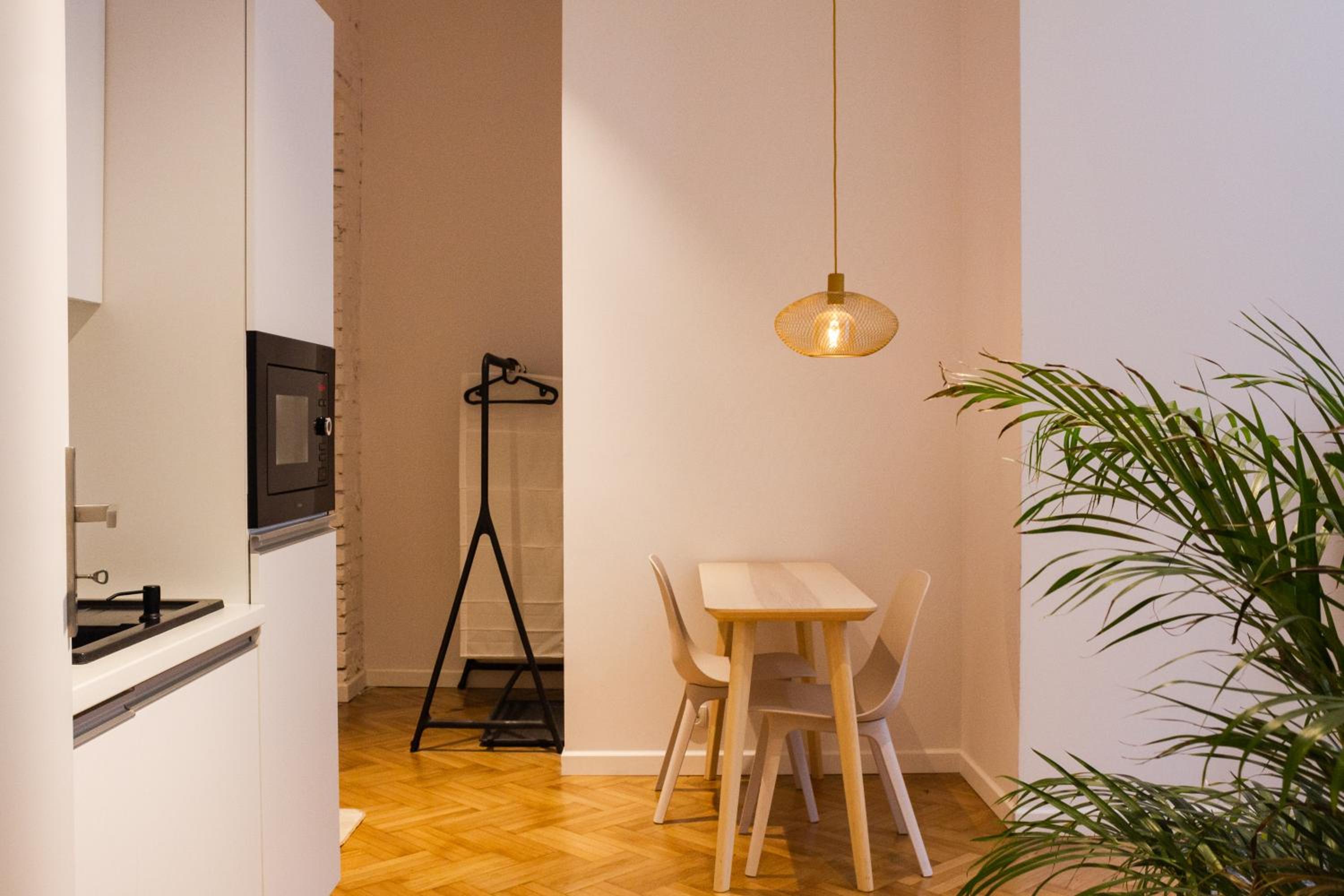 One-Bedroom Apartment - Photo 9