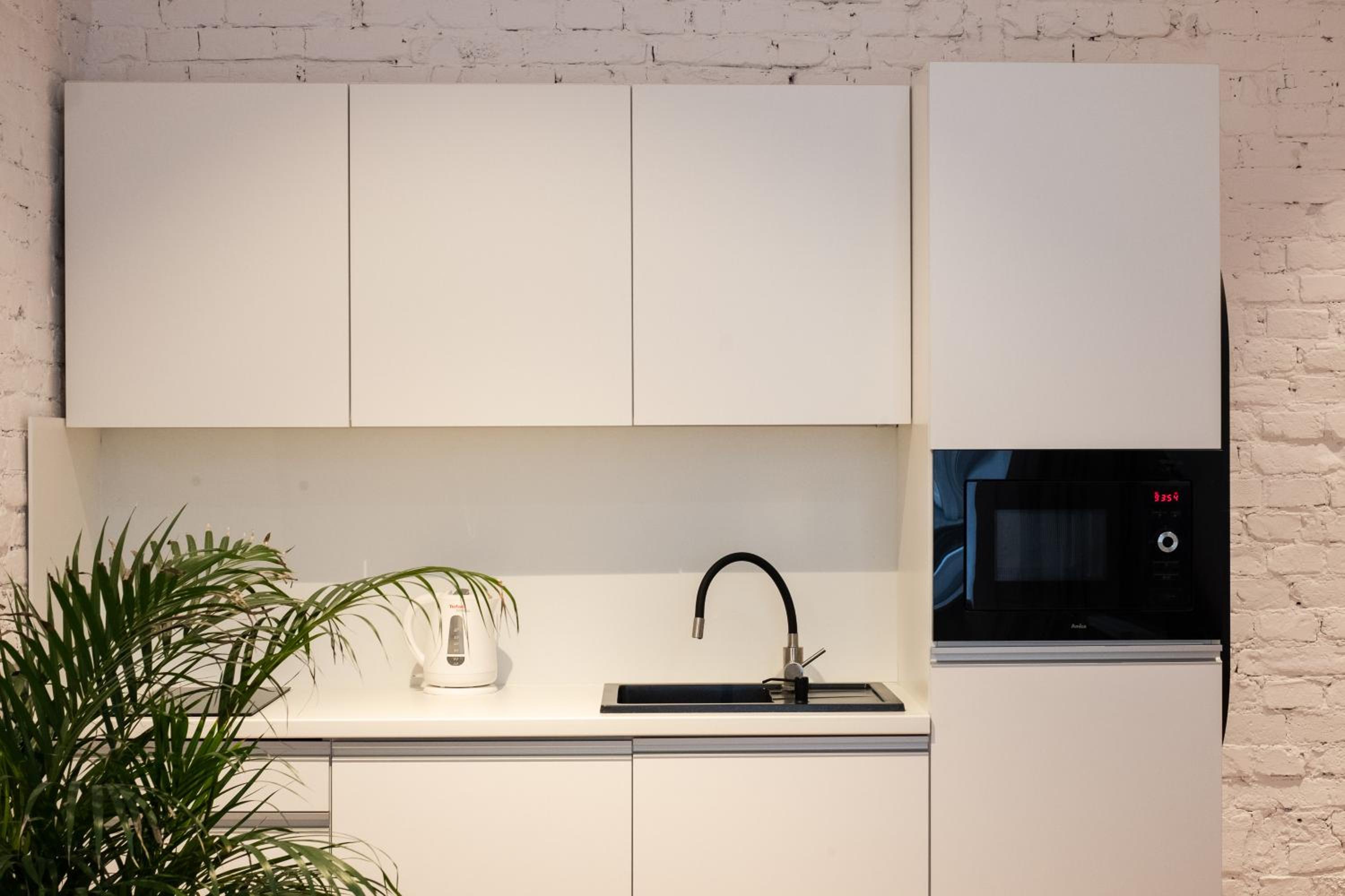 One-Bedroom Apartment - Photo 11