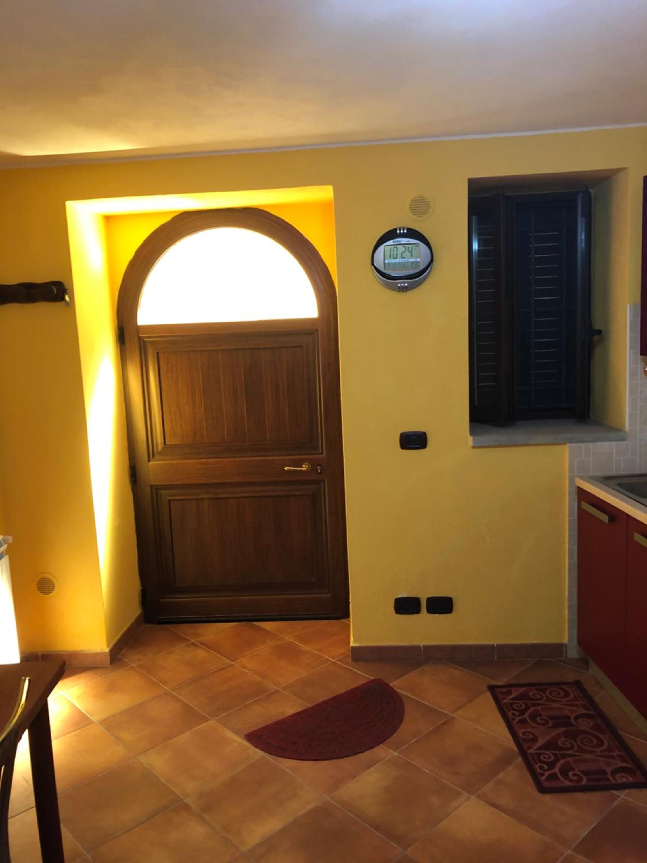 Two-Bedroom House - Photo 10