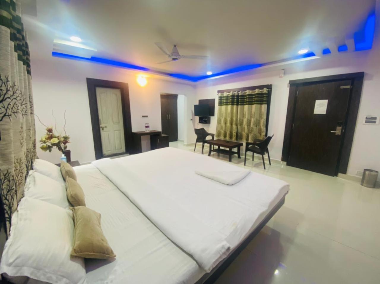 Budget Double Room photo 3