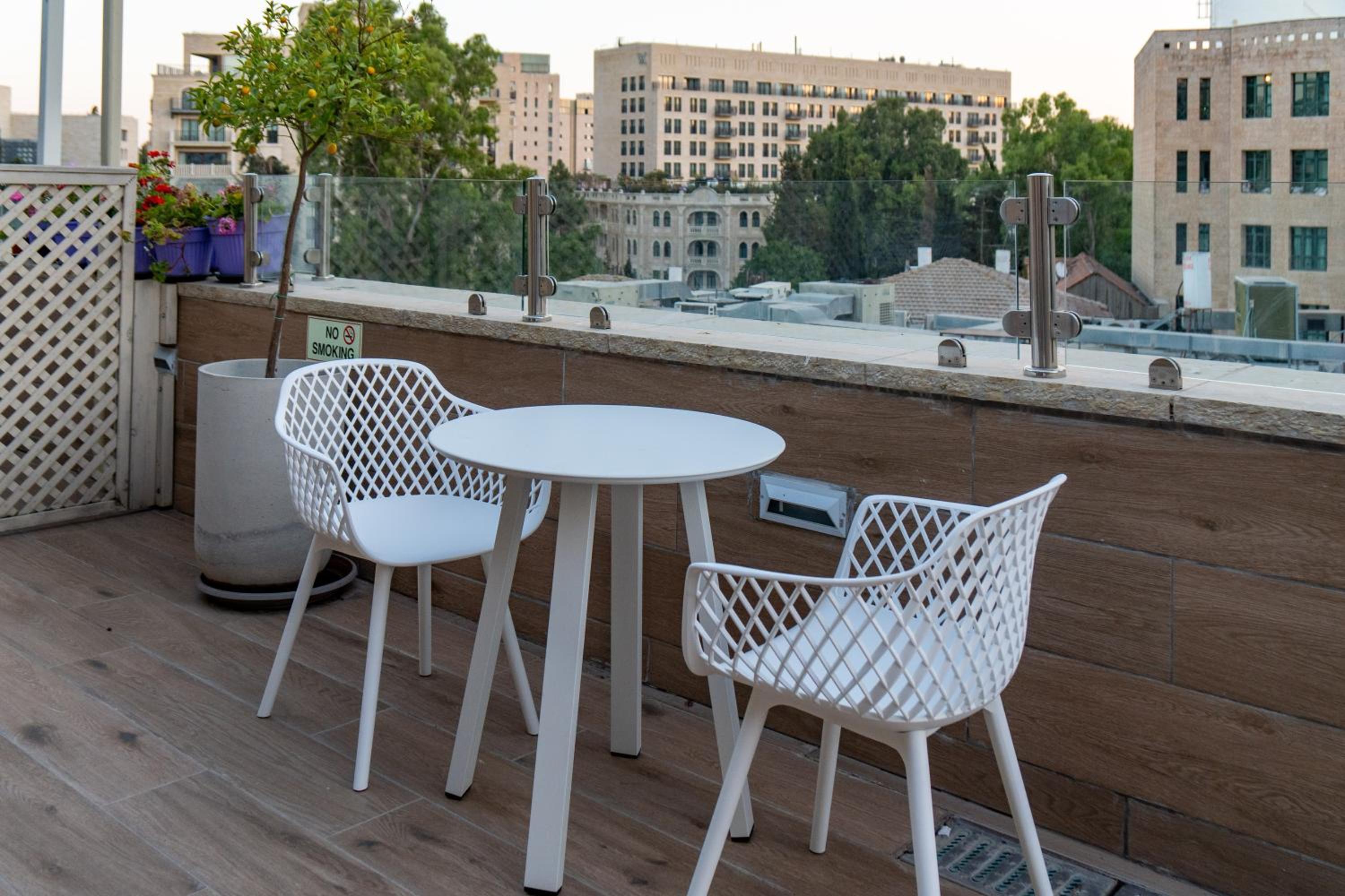 Terrace Room - Photo 12
