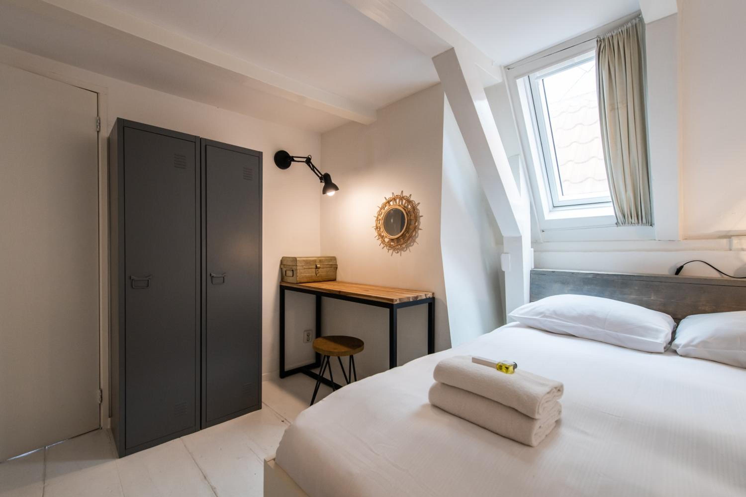 Two-Bedroom Apartment with Water View photo 3
