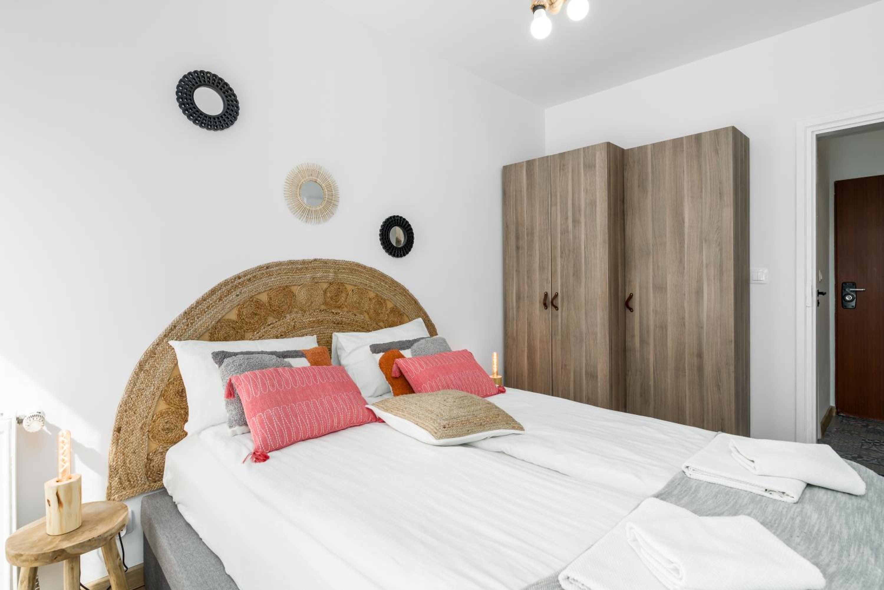 One-Bedroom Apartment - Photo 10