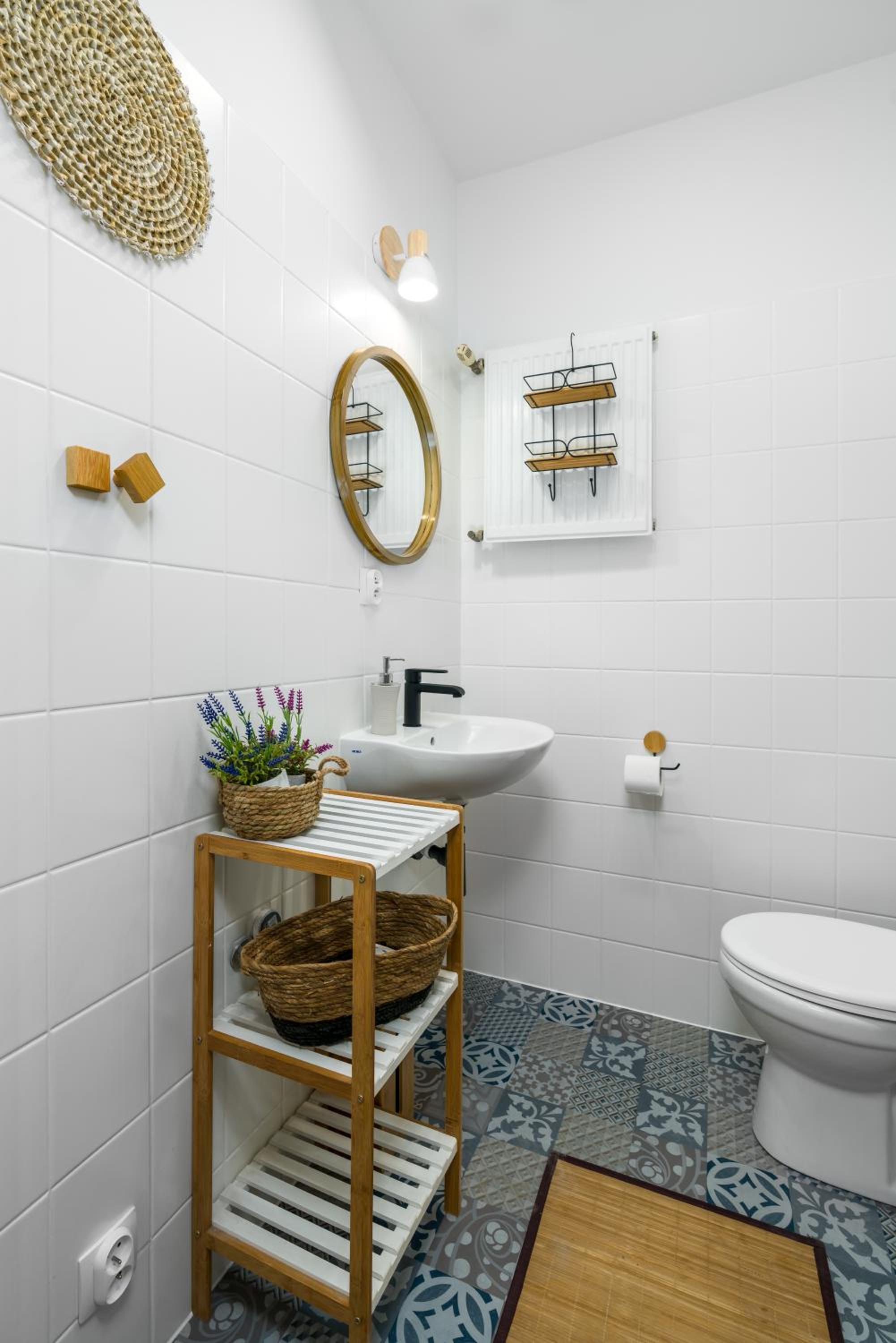 One-Bedroom Apartment - Photo 13