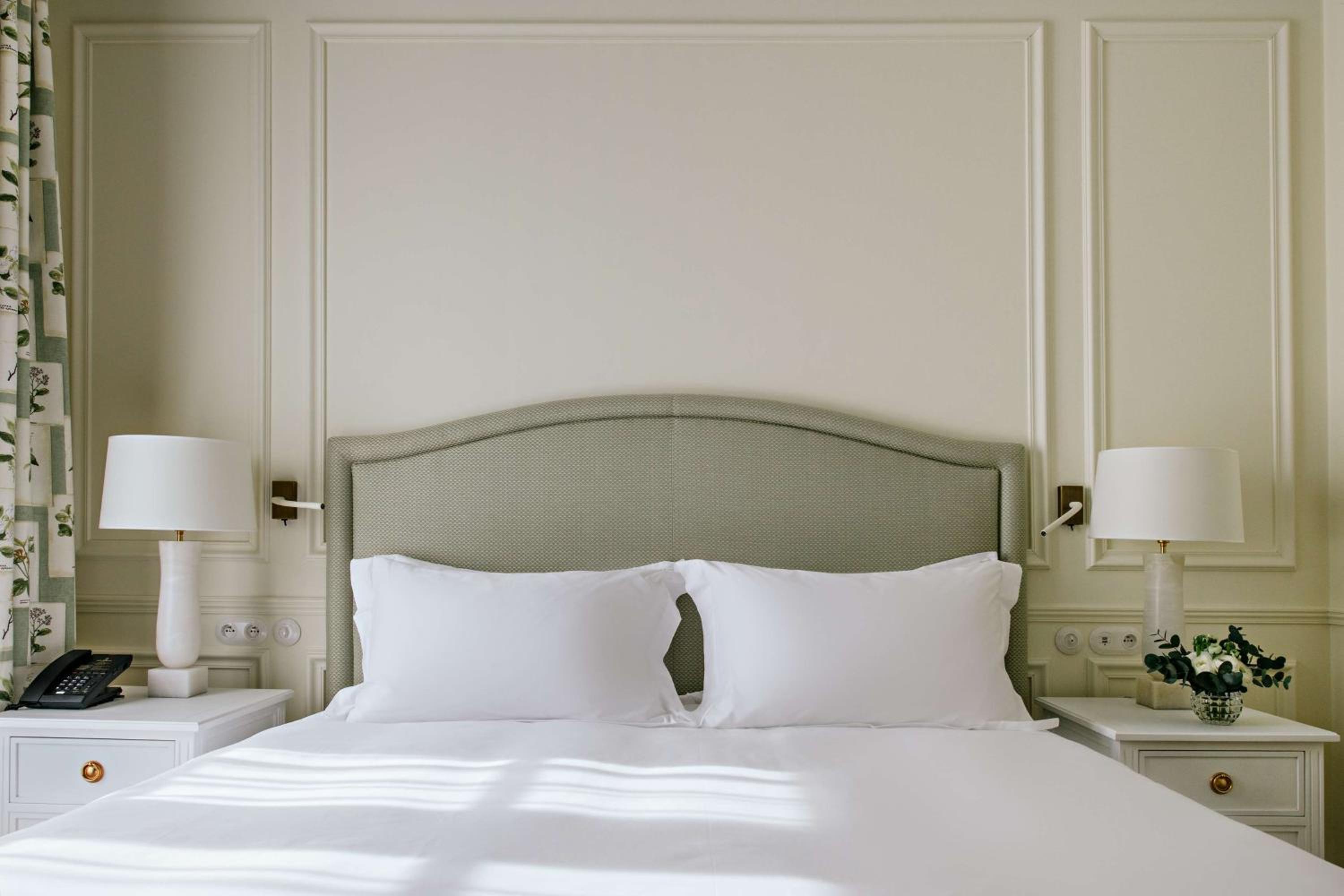 Deluxe Classic King Room with Ocean View