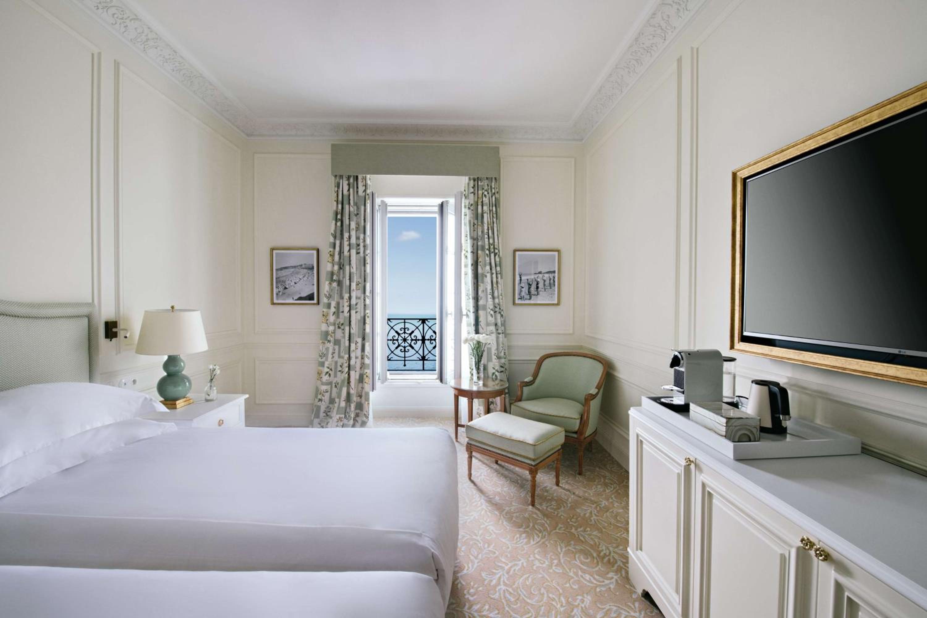 Deluxe Classic Twin Room with Ocean View