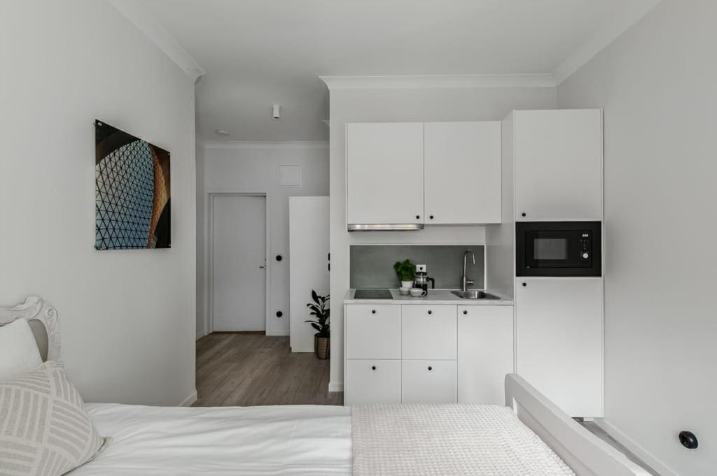 Deluxe Double Room with Shower - Photo 5