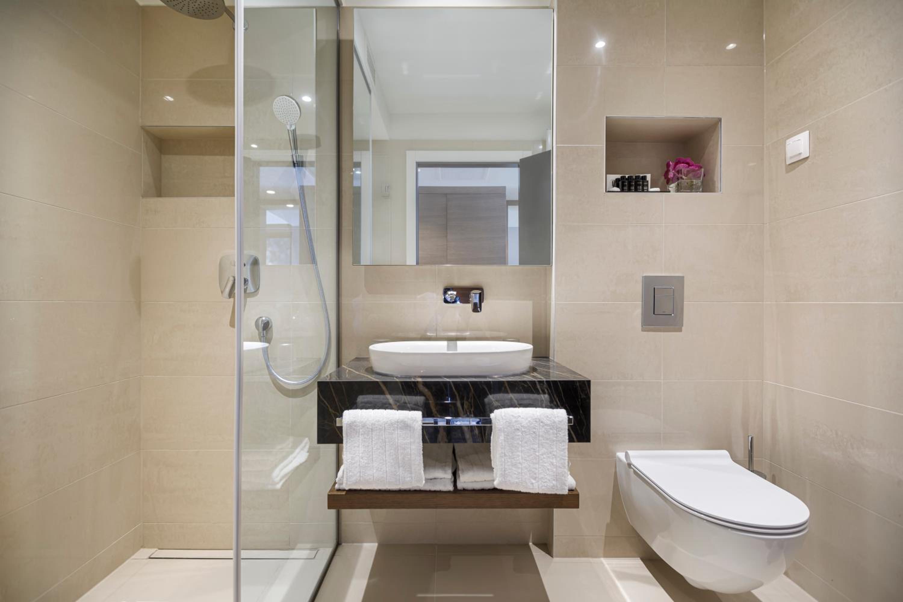 Superior Double or Twin Room - Photo 4
