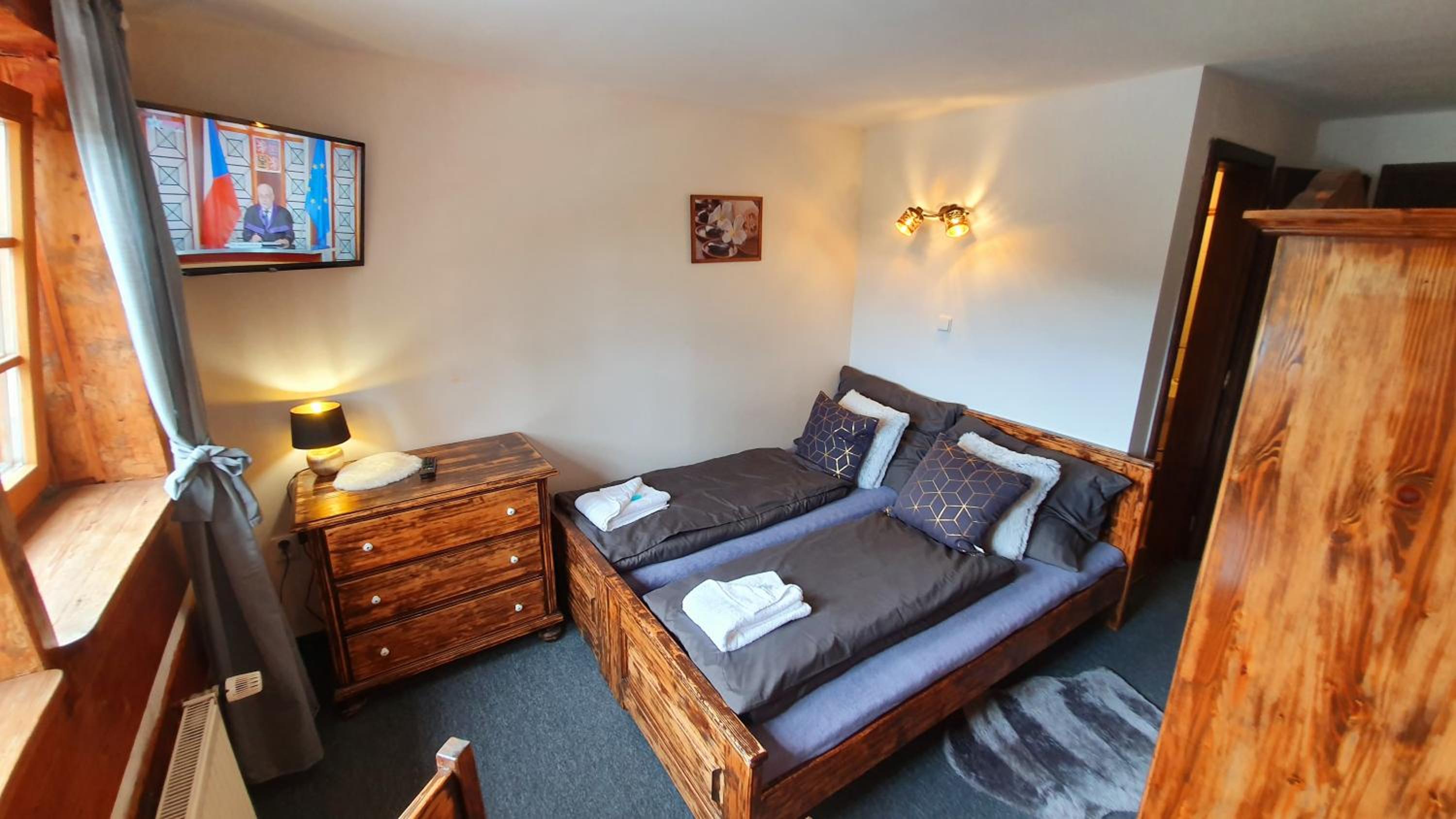 Double or Twin Room with Private Bathroom - Photo 5