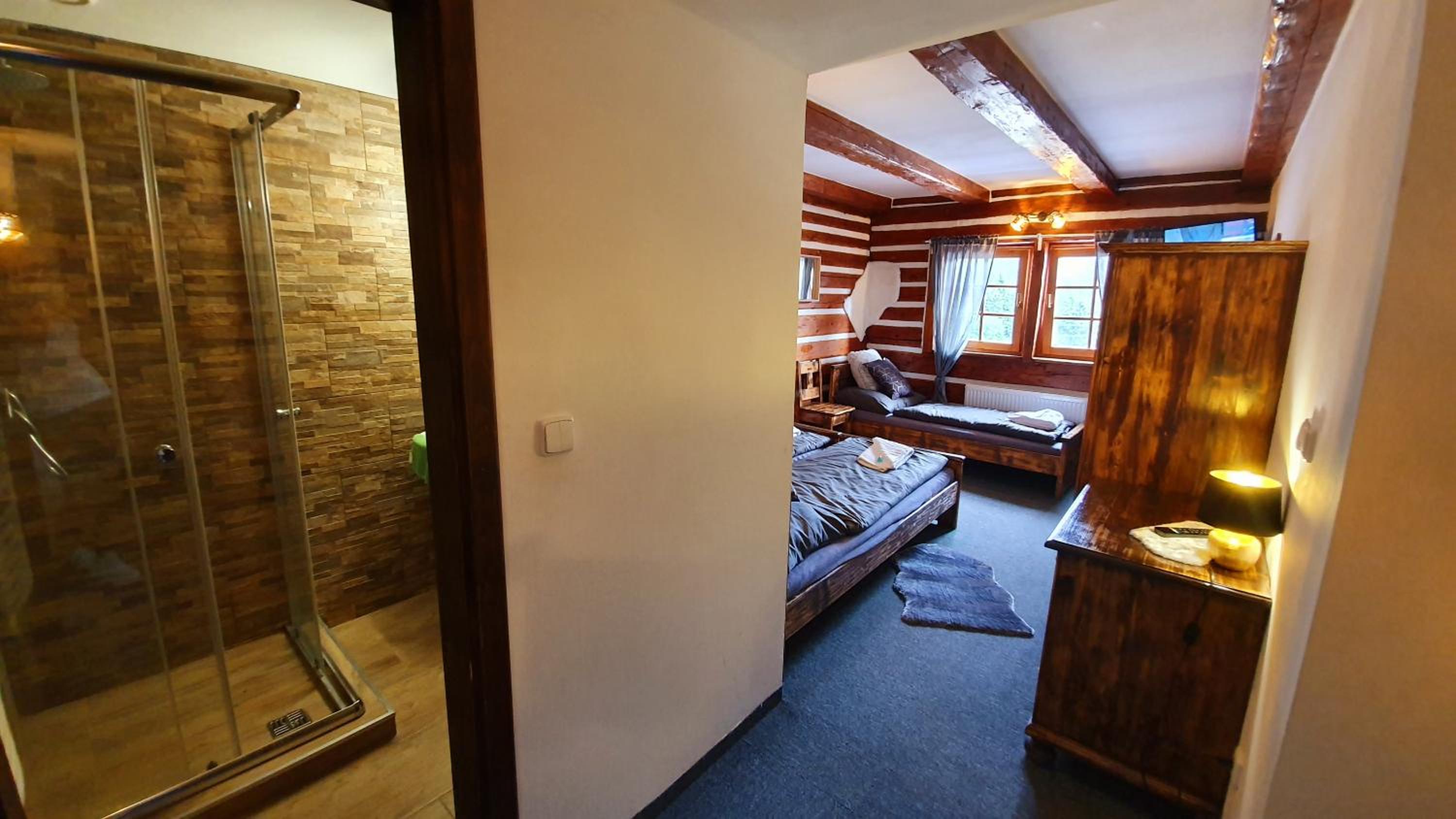 Double or Twin Room with Private Bathroom - Photo 1