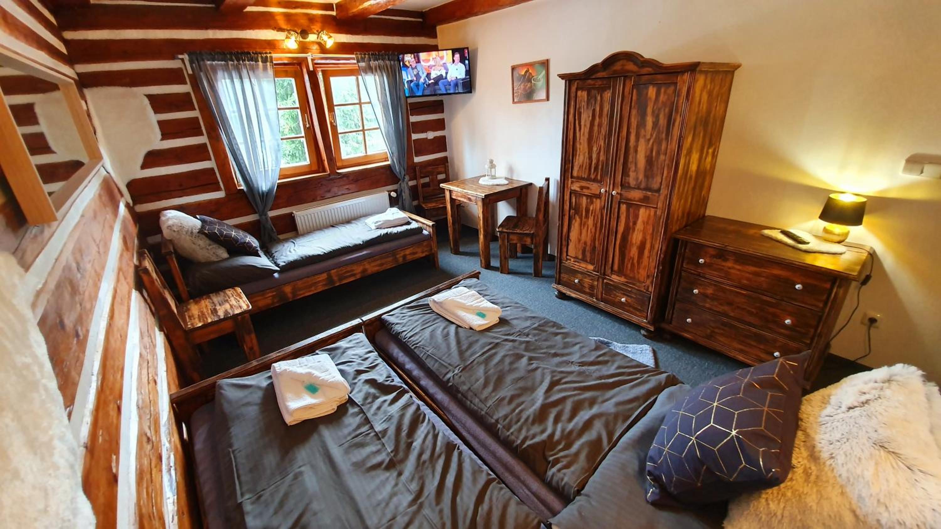 Triple Room with Bathroom - Photo 3
