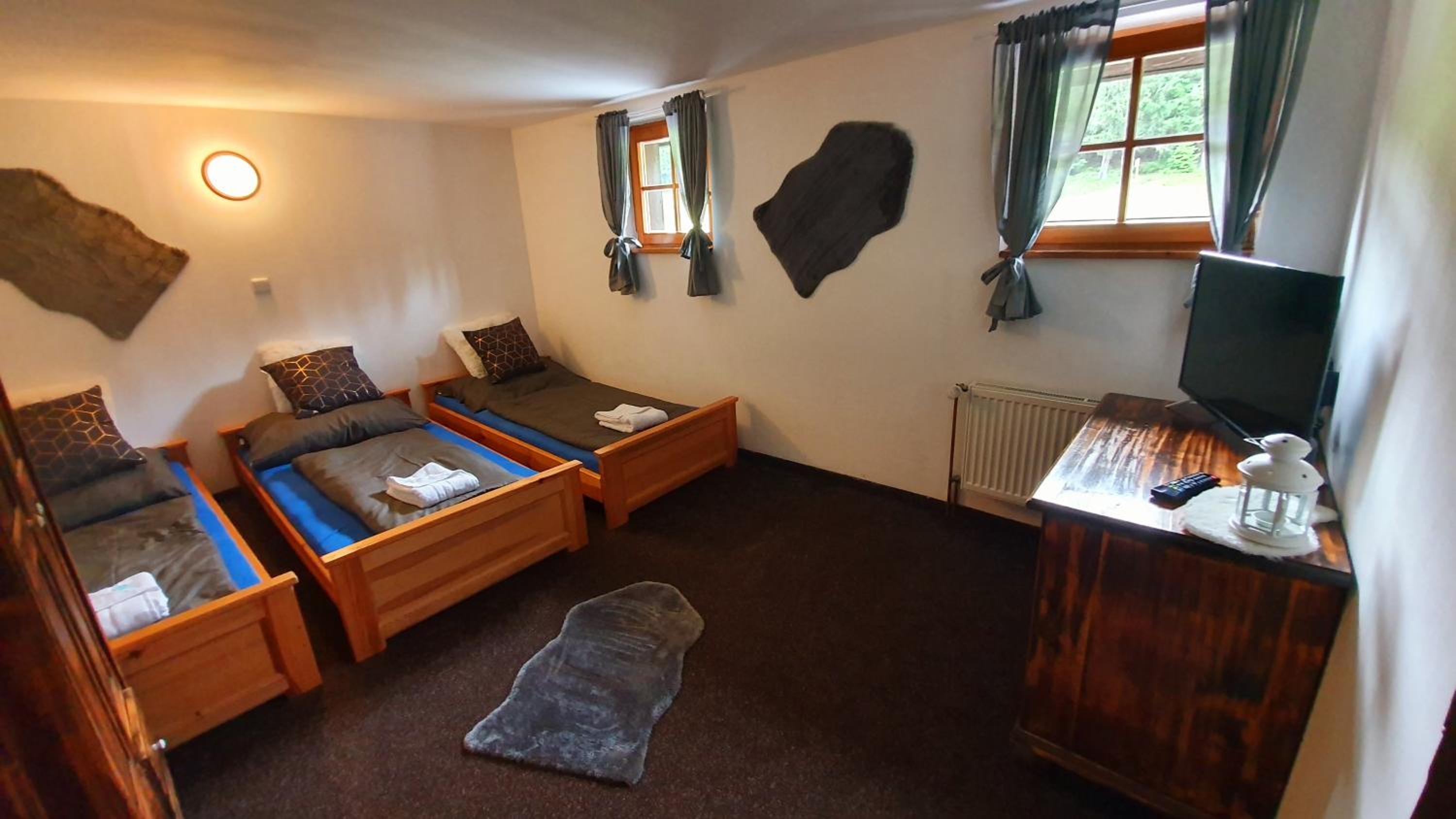 Triple Room with Bathroom - Photo 4