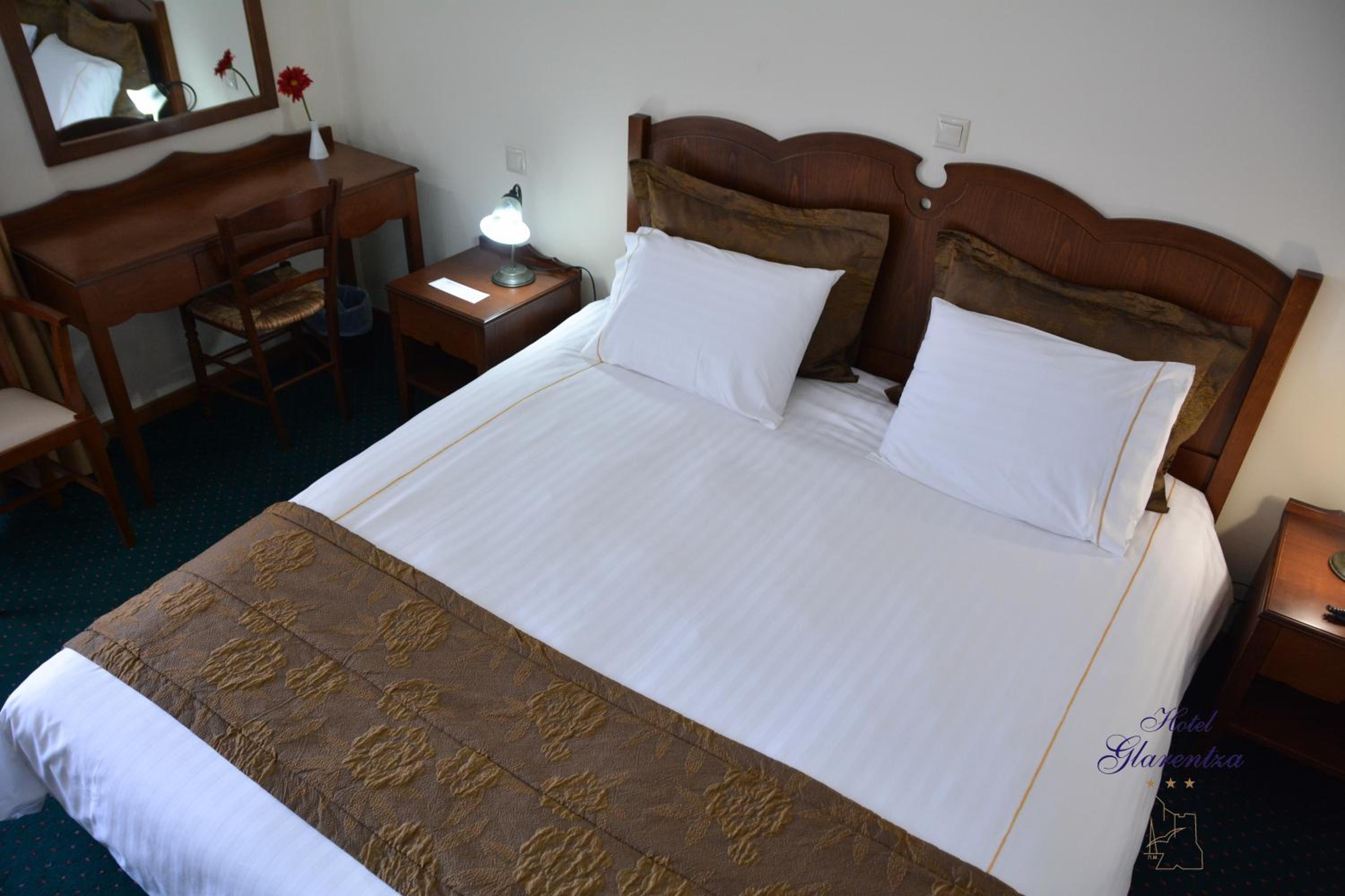 Double Room with Balcony and Sea View - Photo 3