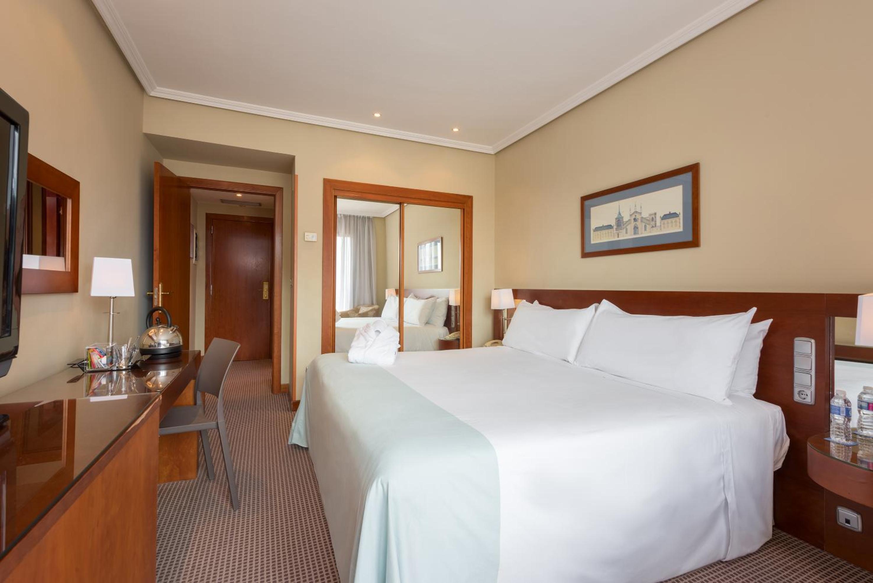 Premium Room with Terrace - Photo 2