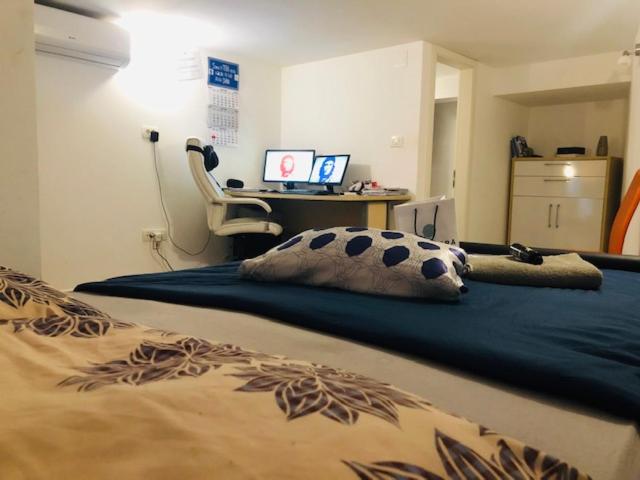 Budget Double Room - Photo 1
