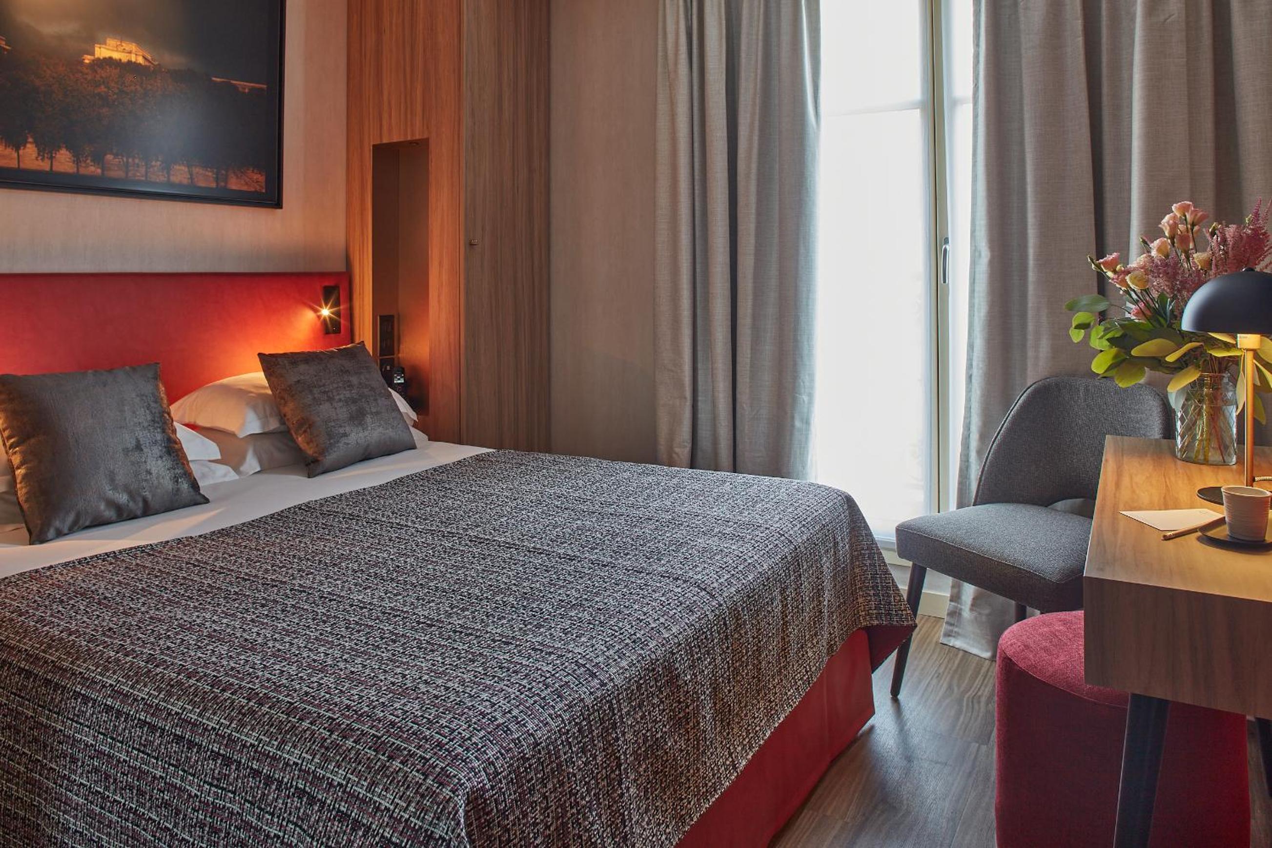 Hotel Atmospheres bedroom photo