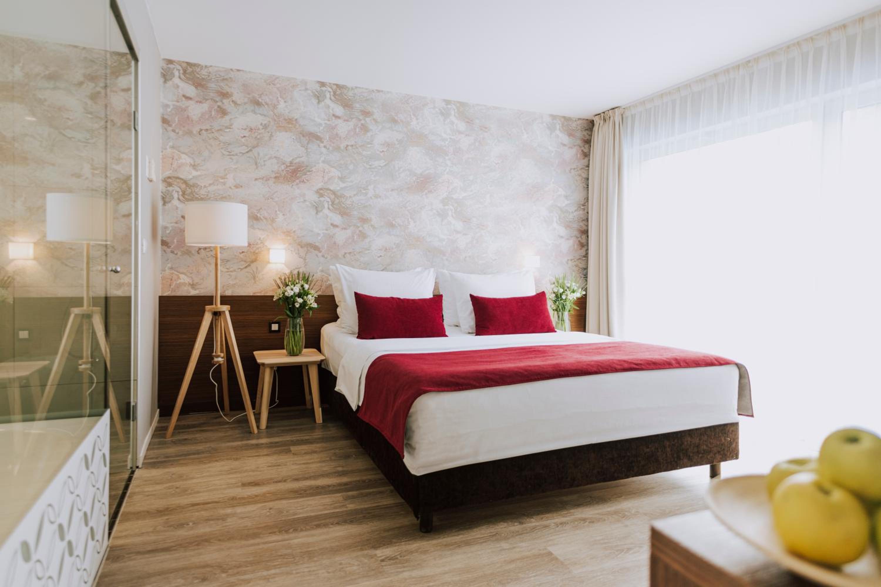Deluxe Suite with Balcony