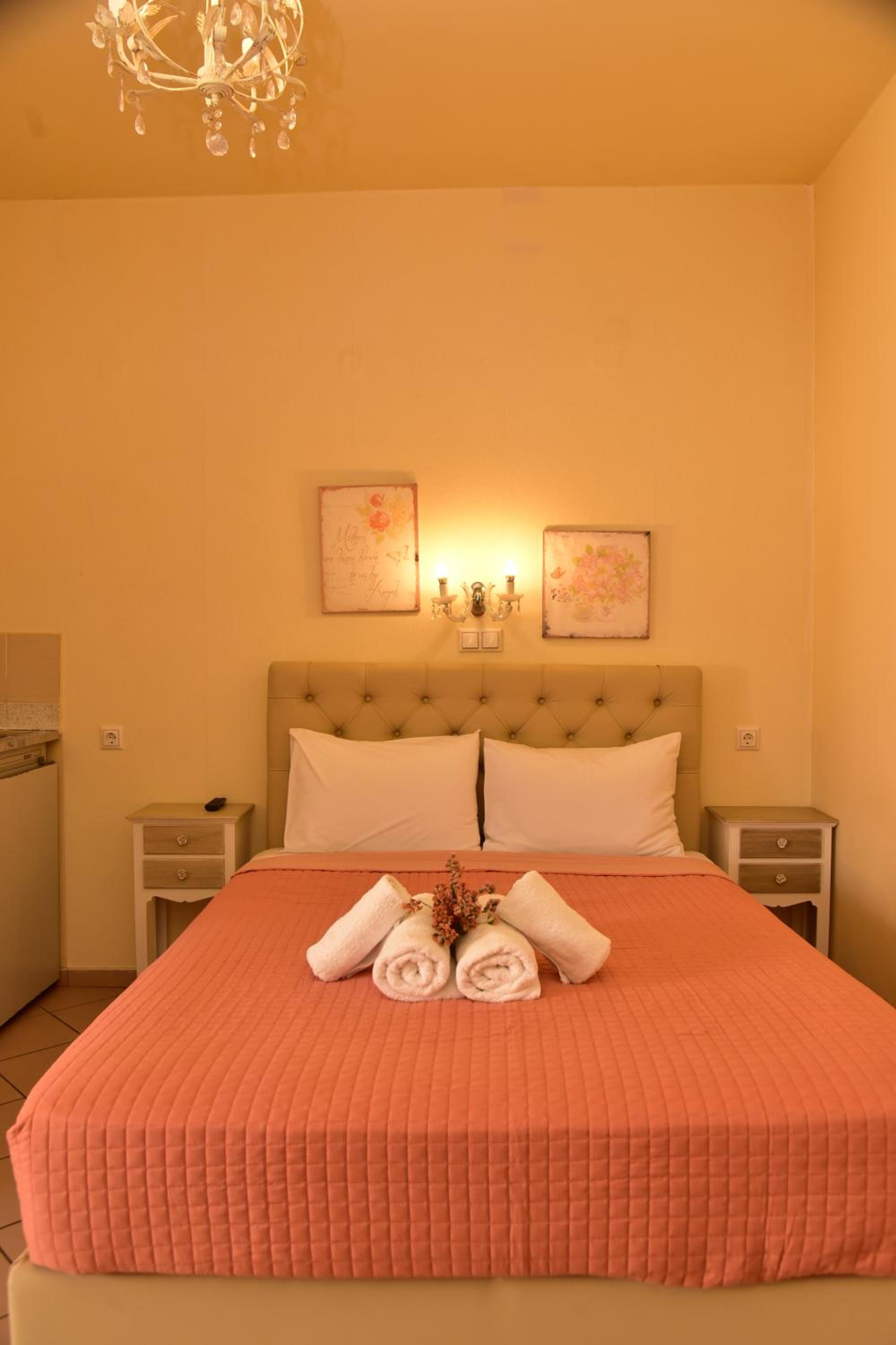 Double Room with Side Sea View - Photo 10