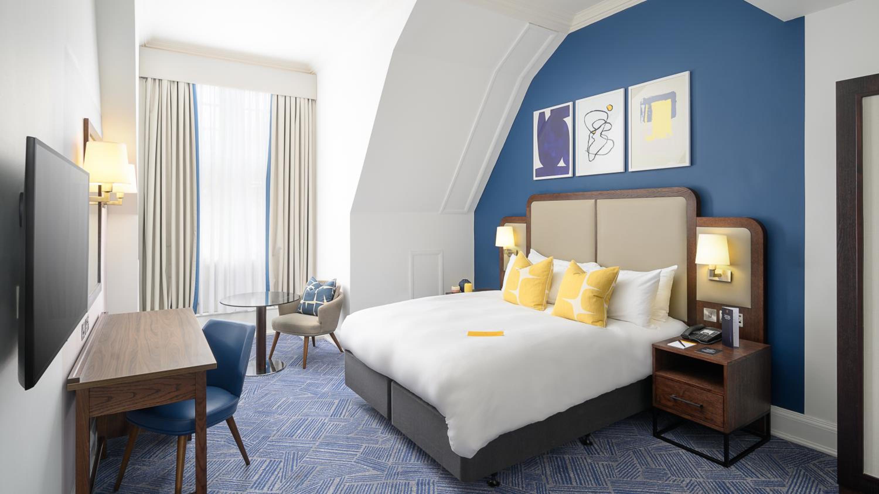 Premium King Room - Photo 1