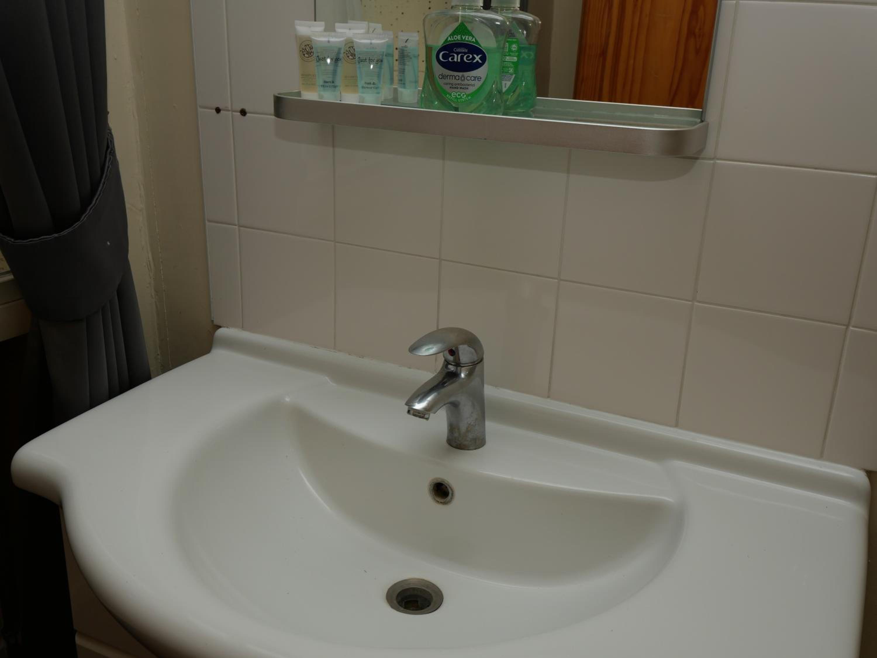 Double Room with Shared Bathroom photo 2