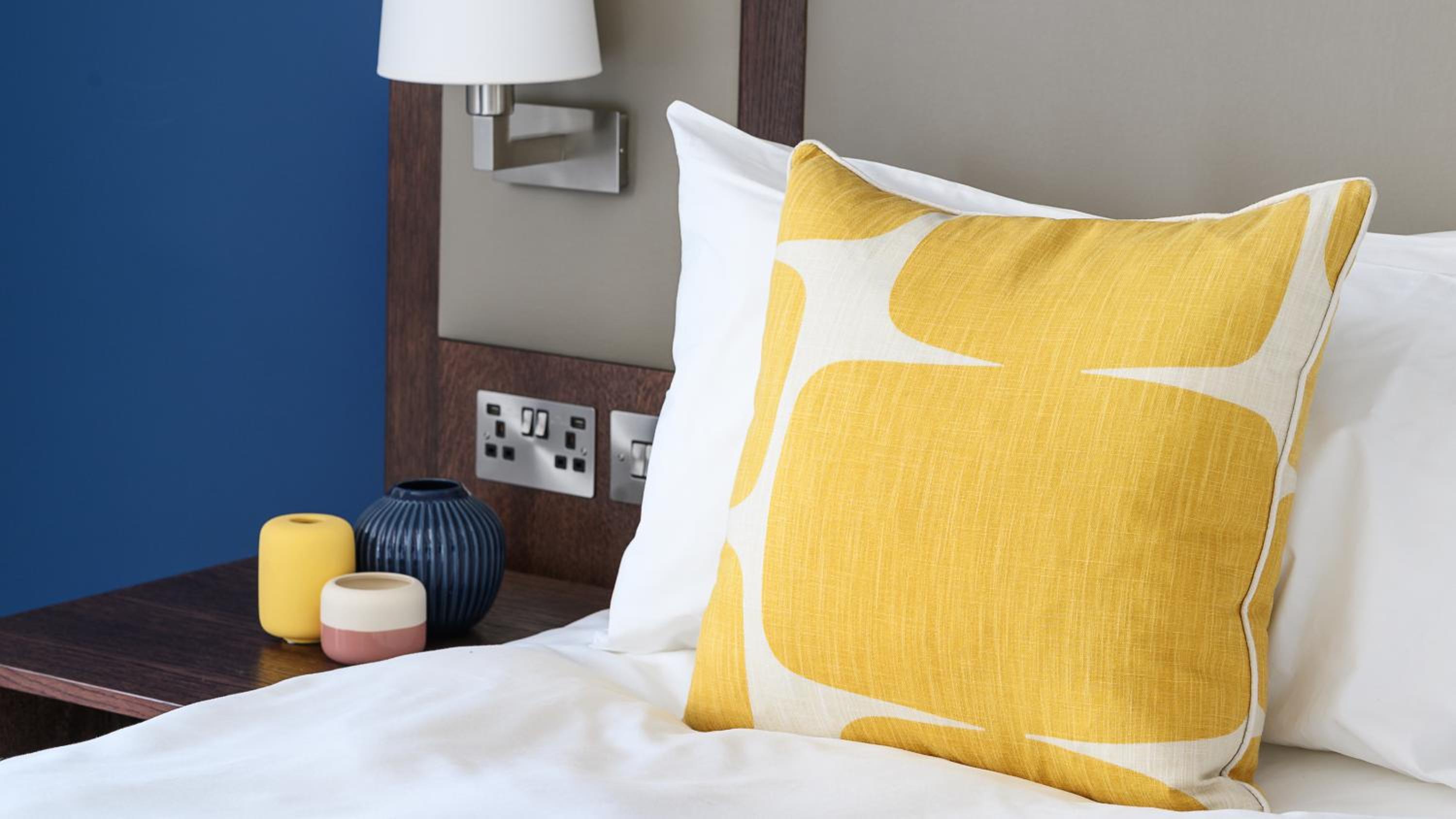 Premium King Room - Photo 2
