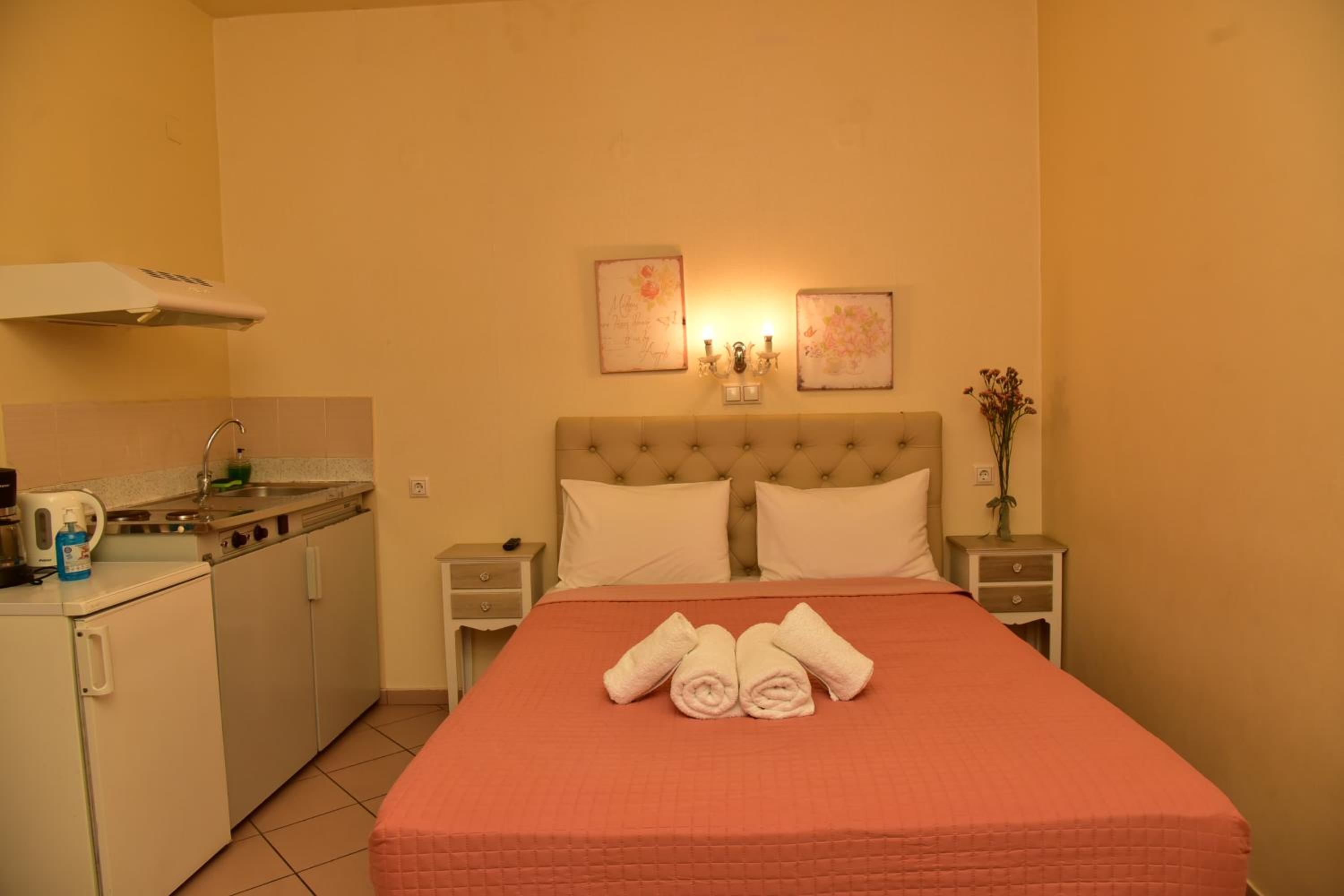 Double Room with Side Sea View - Photo 4