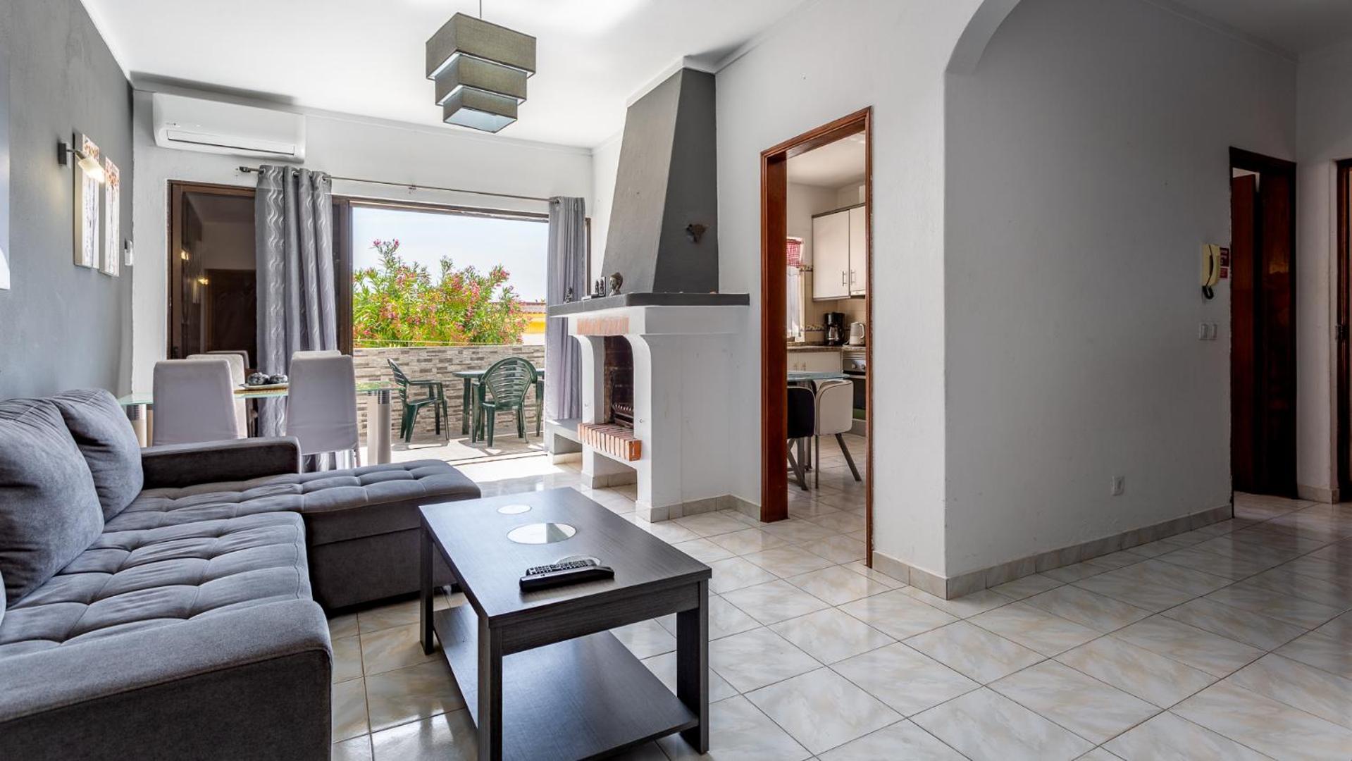Two-Bedroom House - Photo 6