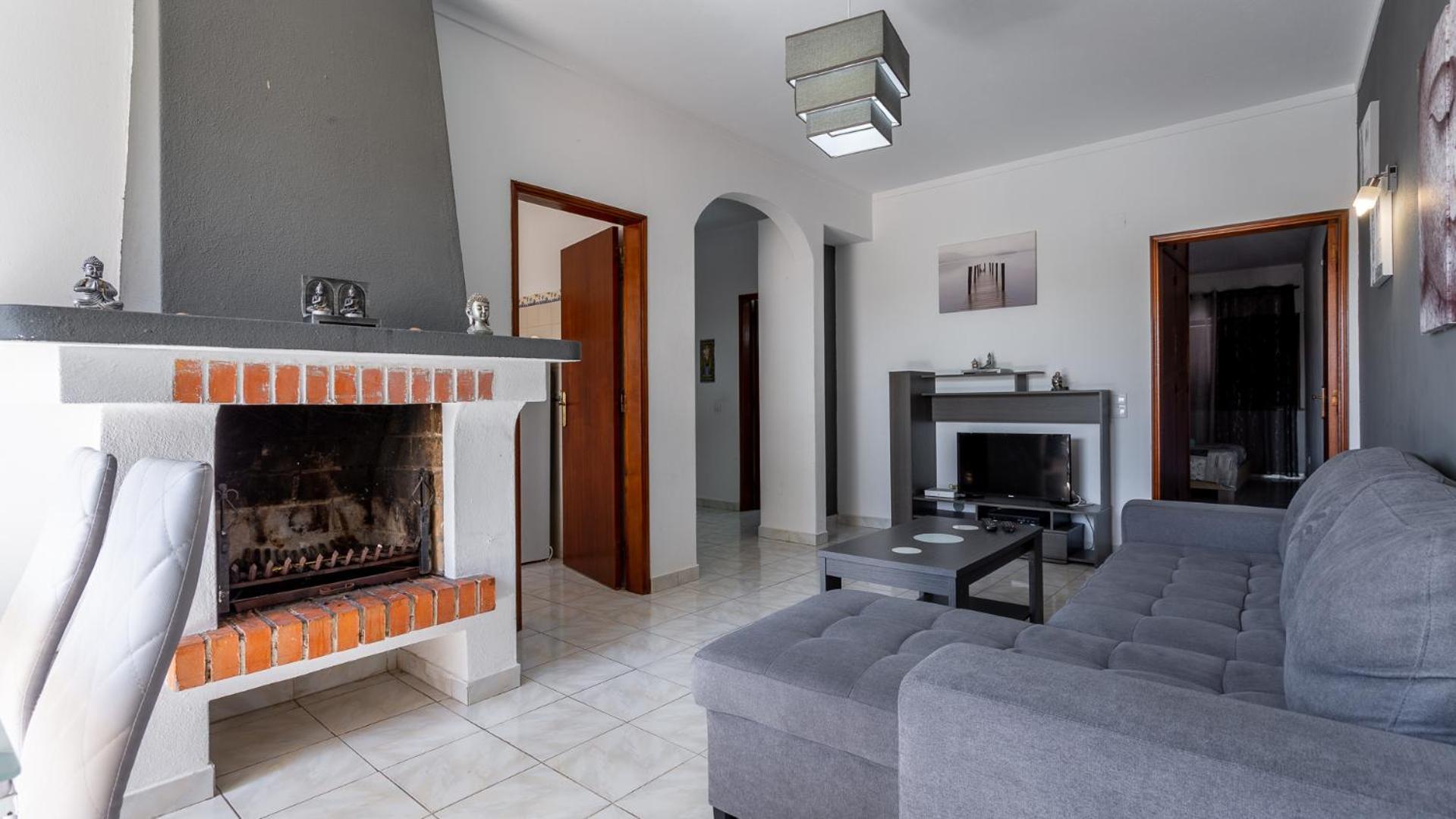 Two-Bedroom House - Photo 8