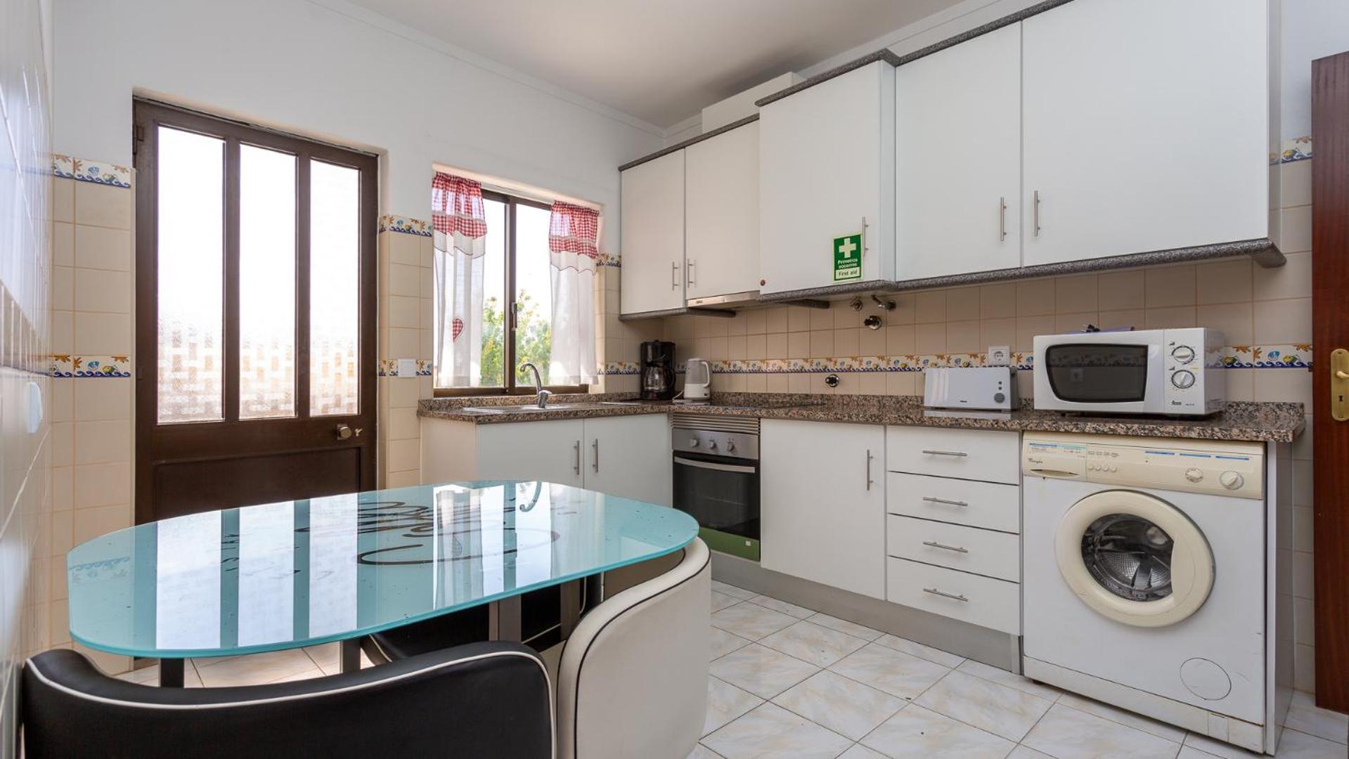 Two-Bedroom House - Photo 17