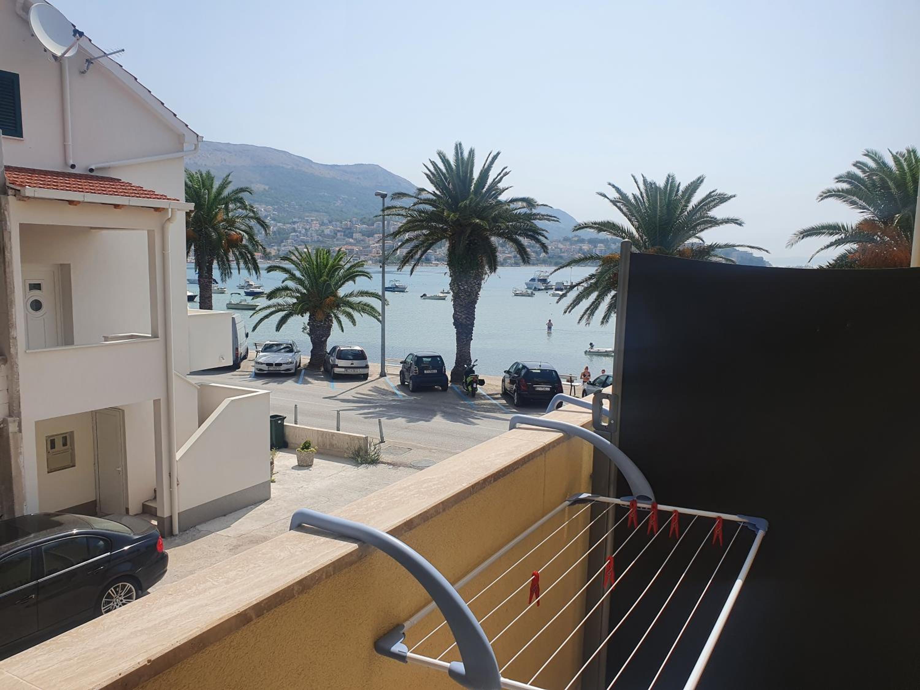 Deluxe Double Room with Side Sea View - Photo 6