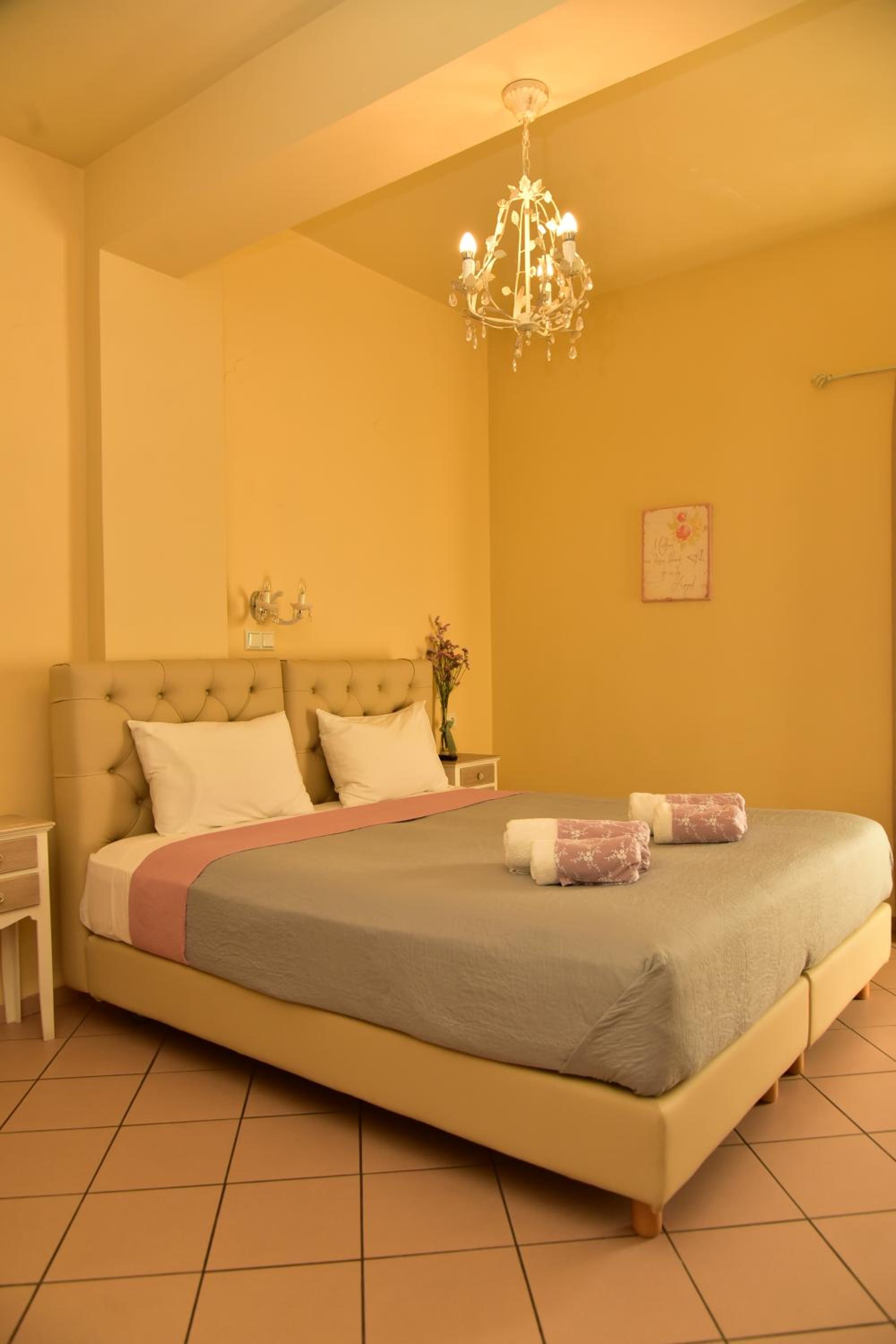 Double Room with Mountain View - Photo 4