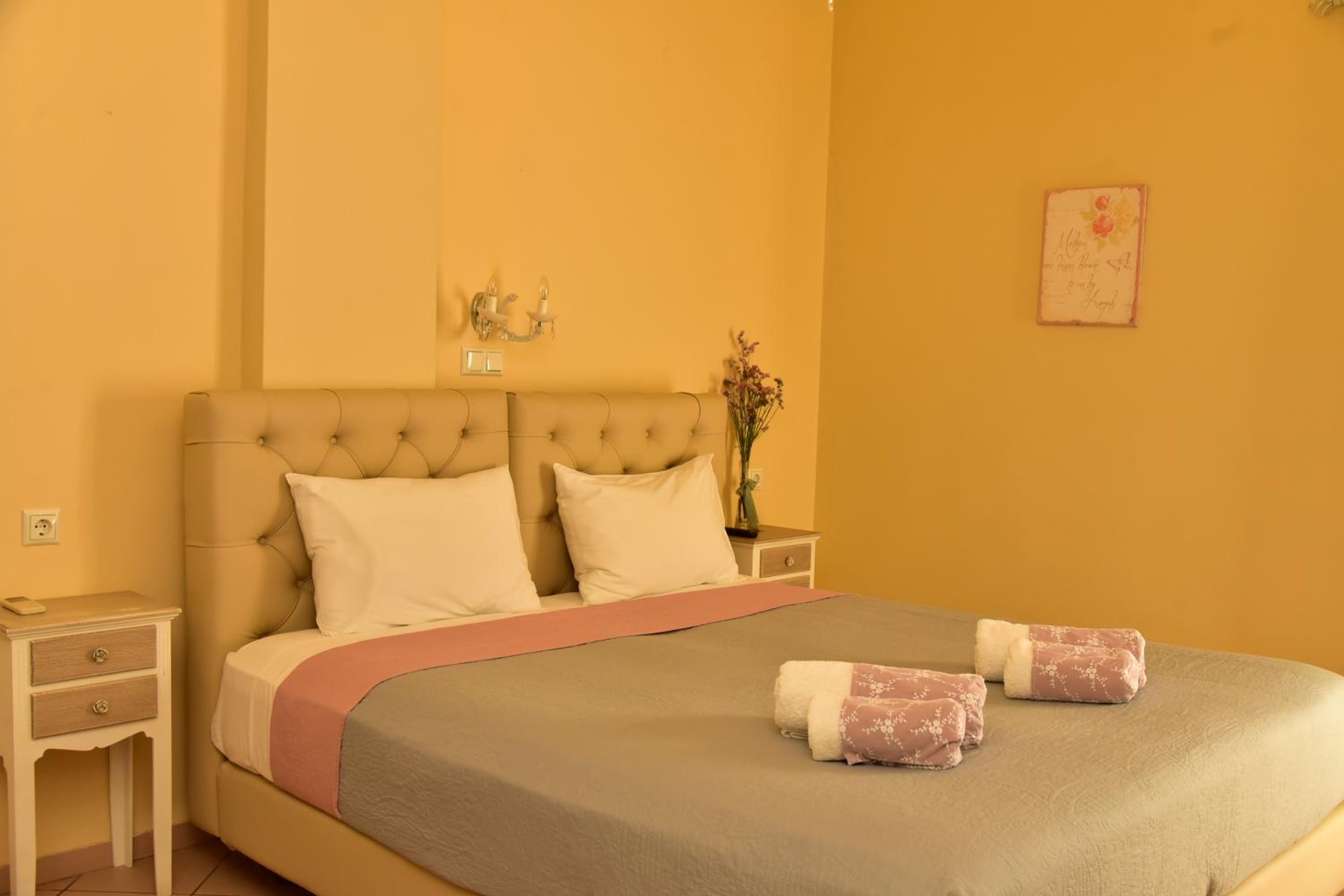 Double Room with Mountain View - Photo 8