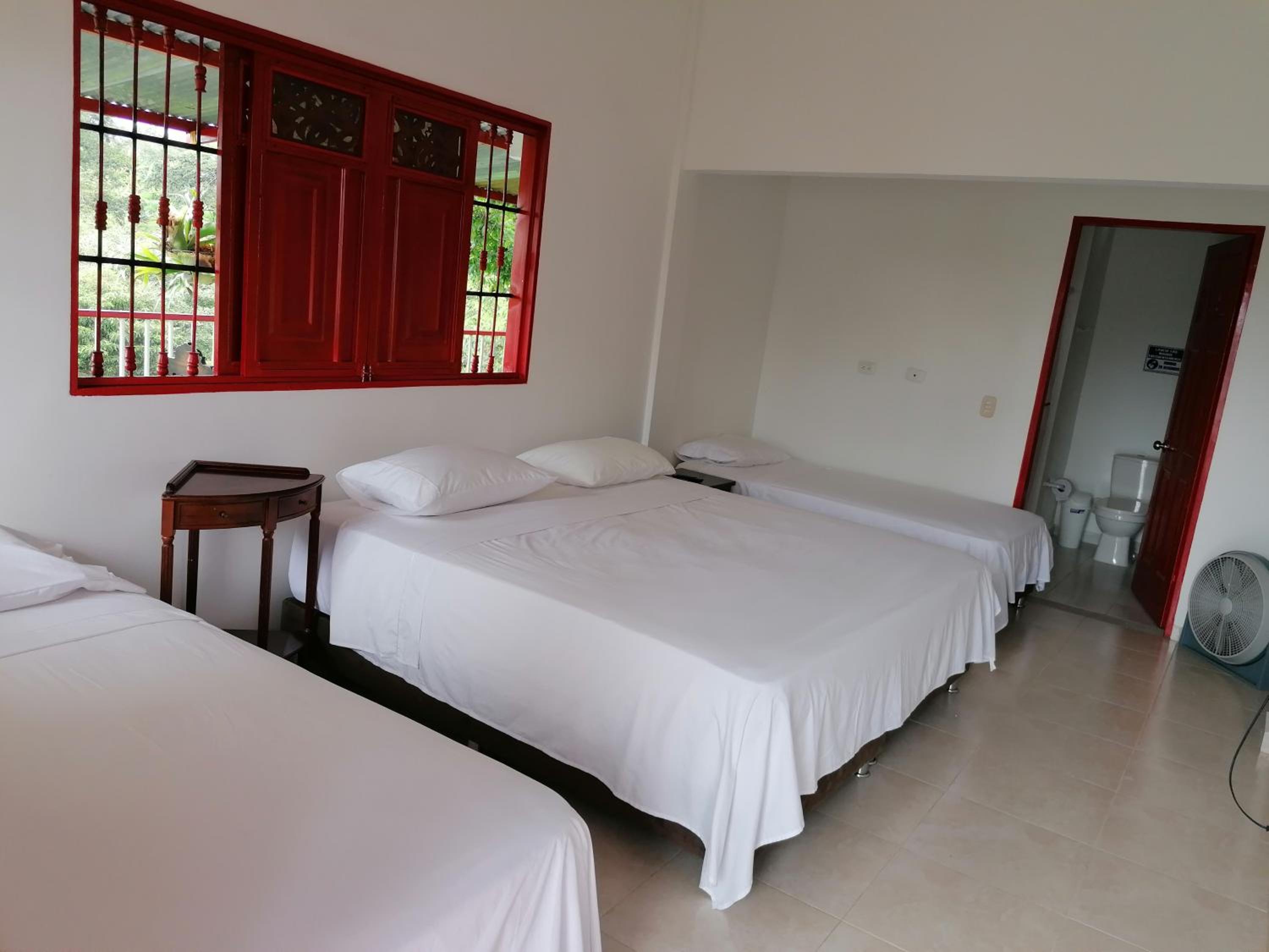 Standard Quadruple Room photo 3