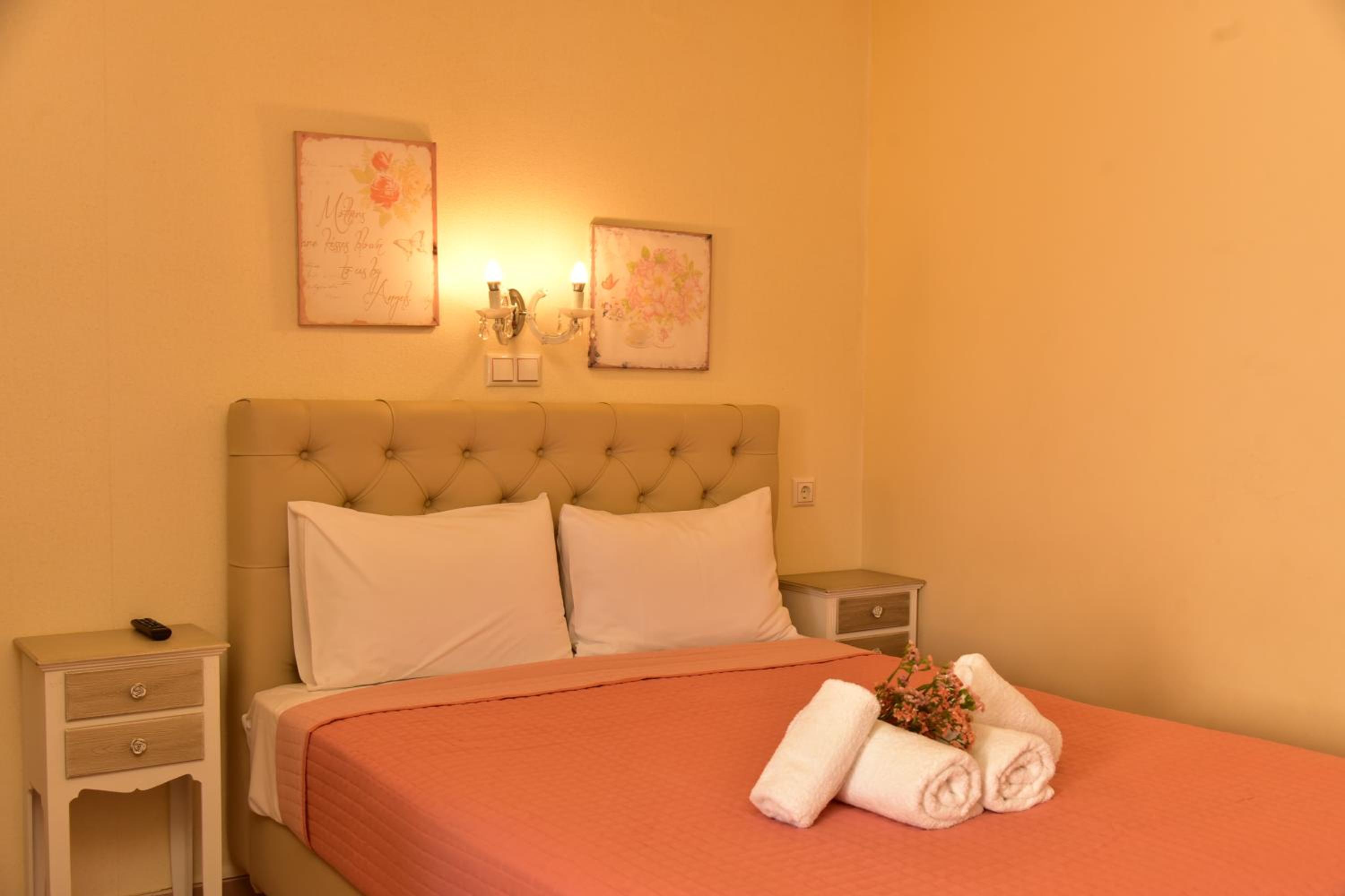 Double Room with Side Sea View - Photo 11