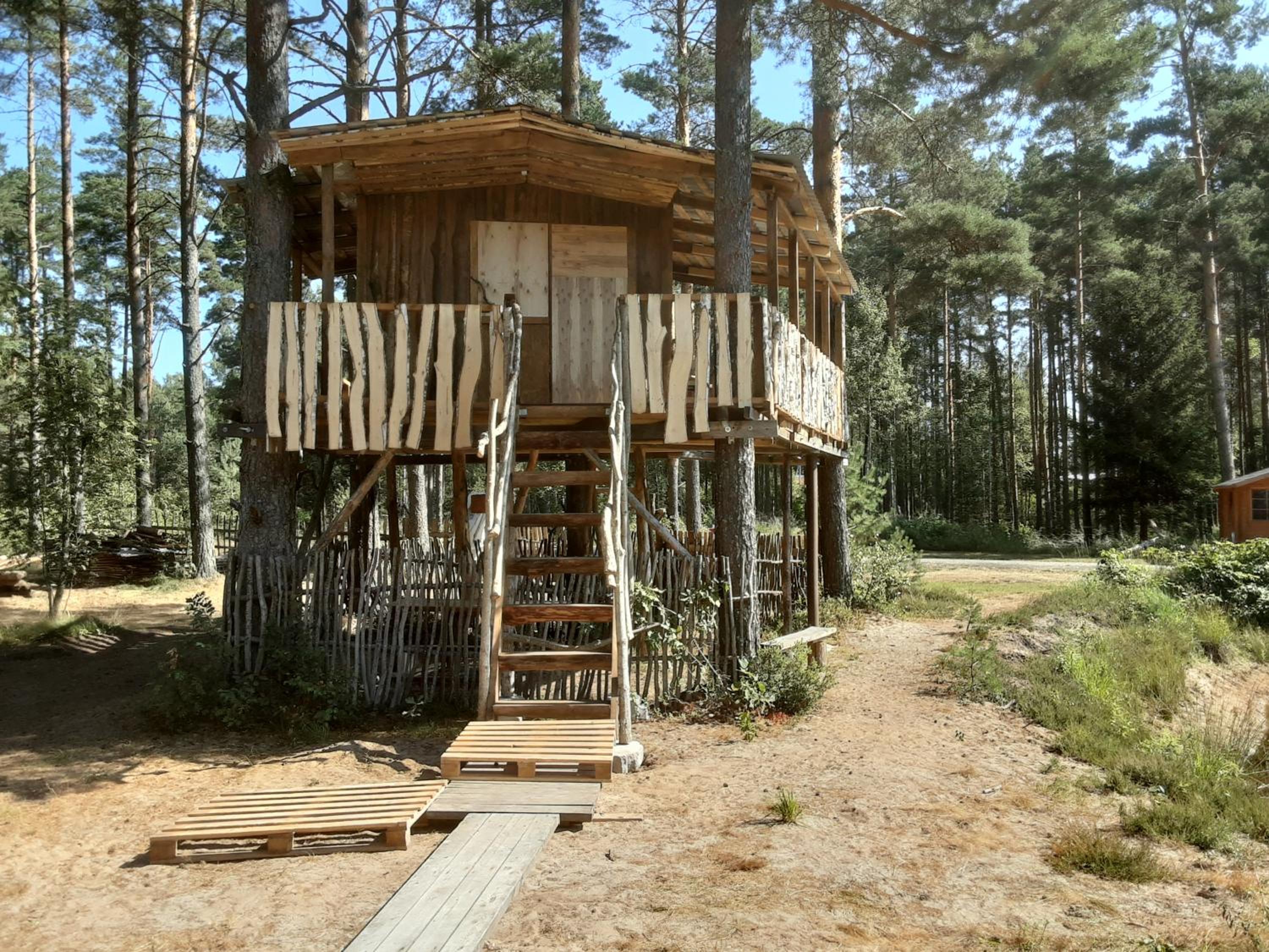 Bungalow with Patio - Photo 5