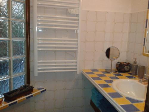 Wooden Caravan with Patio  photo 1