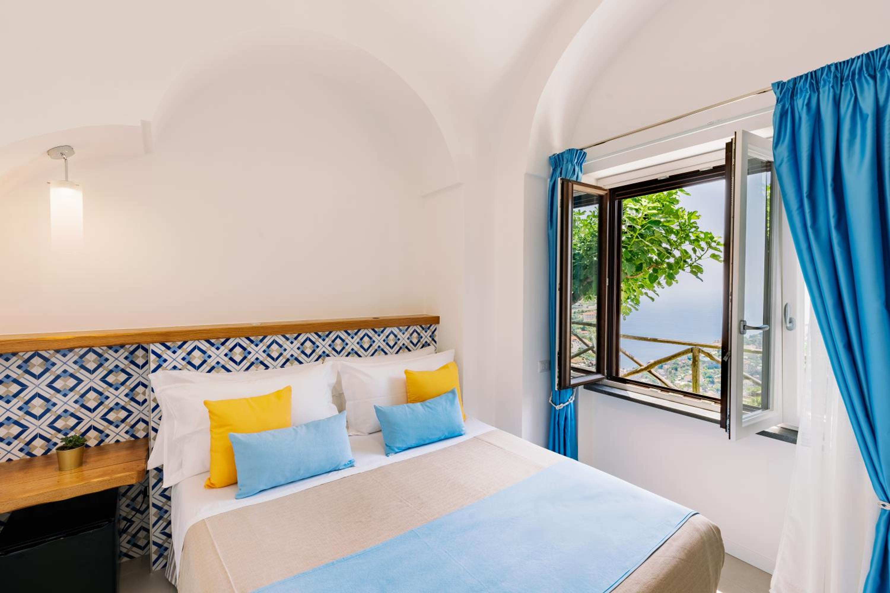 Deluxe Double Room with Shower