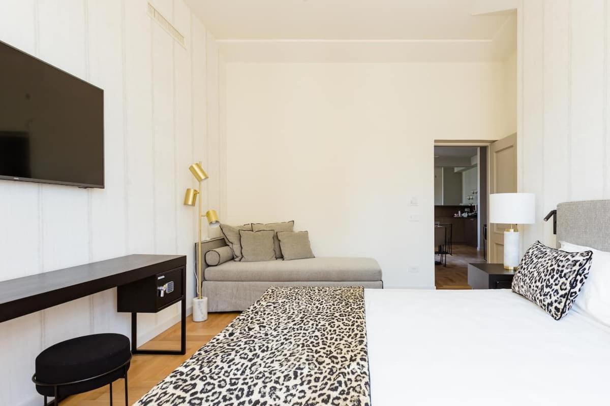 Double Room with Balcony (3 Adults) - Photo 7