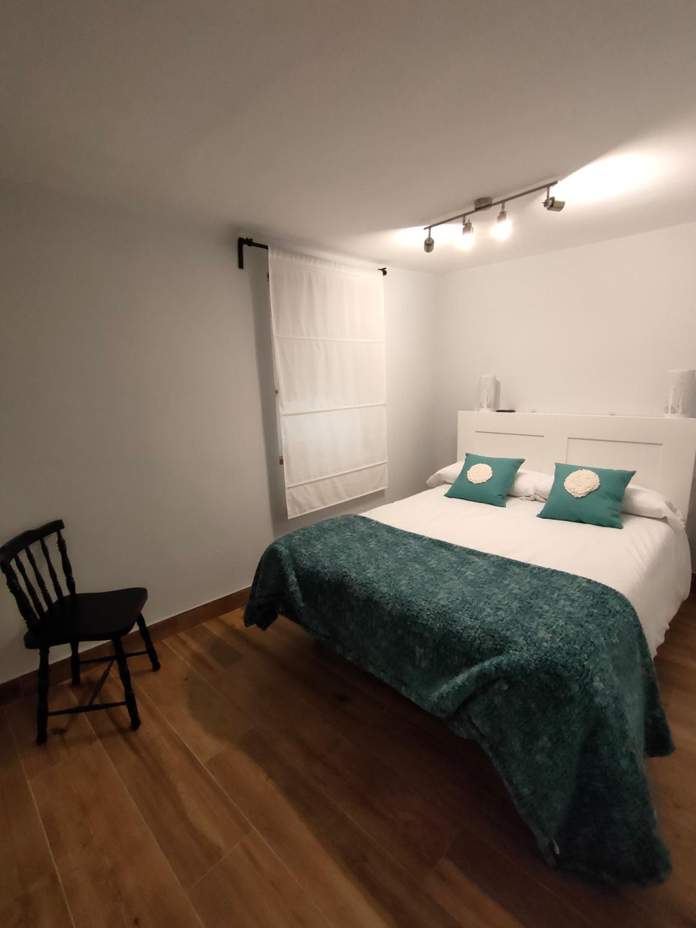 Four-Bedroom House - Photo 11